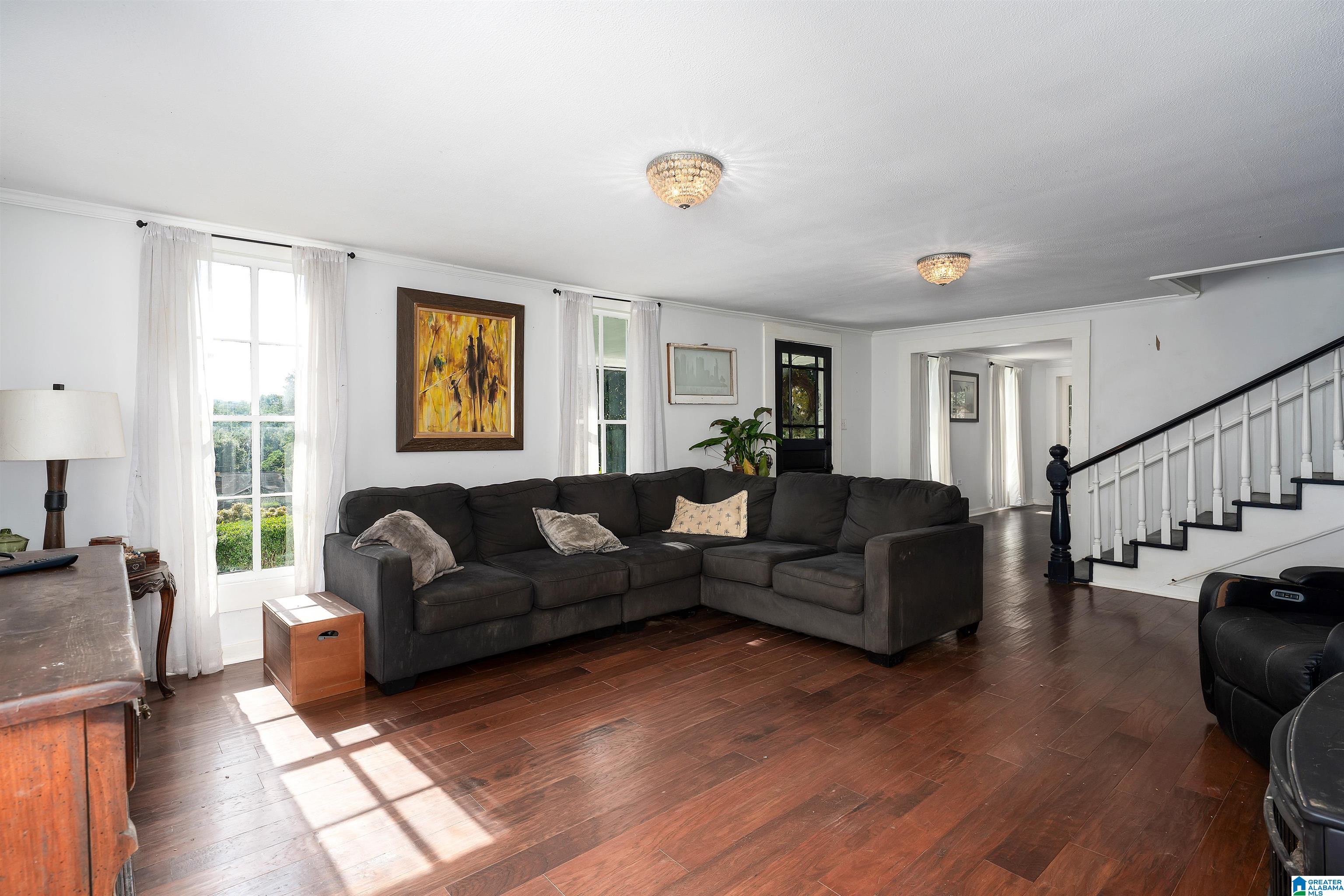129 1ST AVENUE W