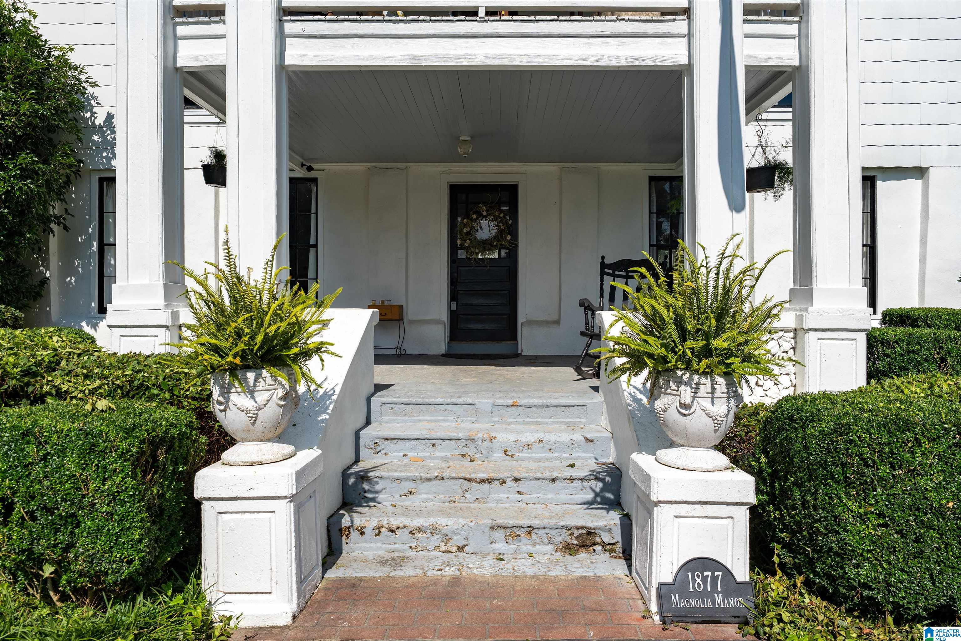 129 1ST AVENUE W