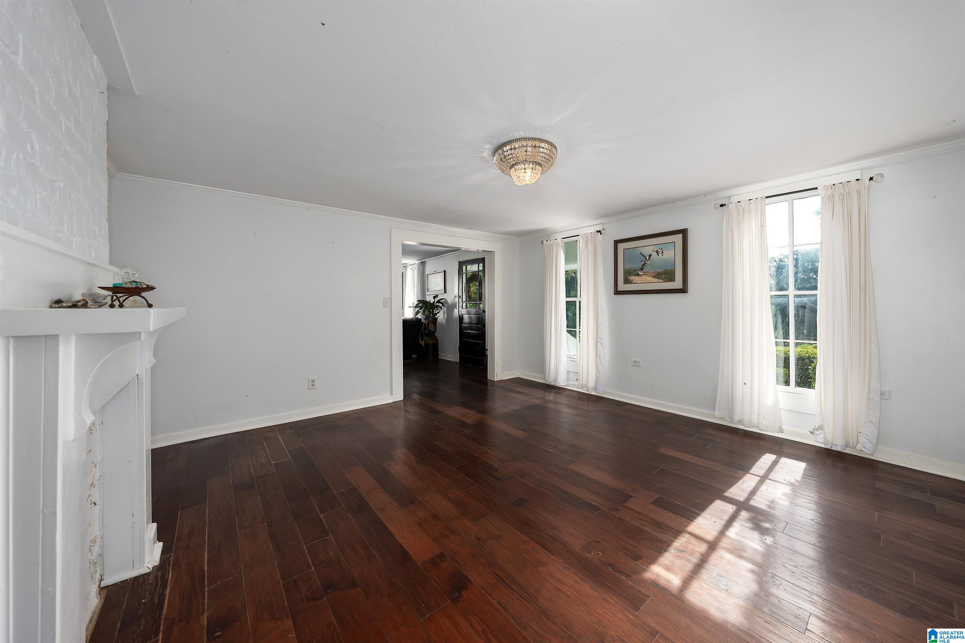 129 1ST AVENUE W