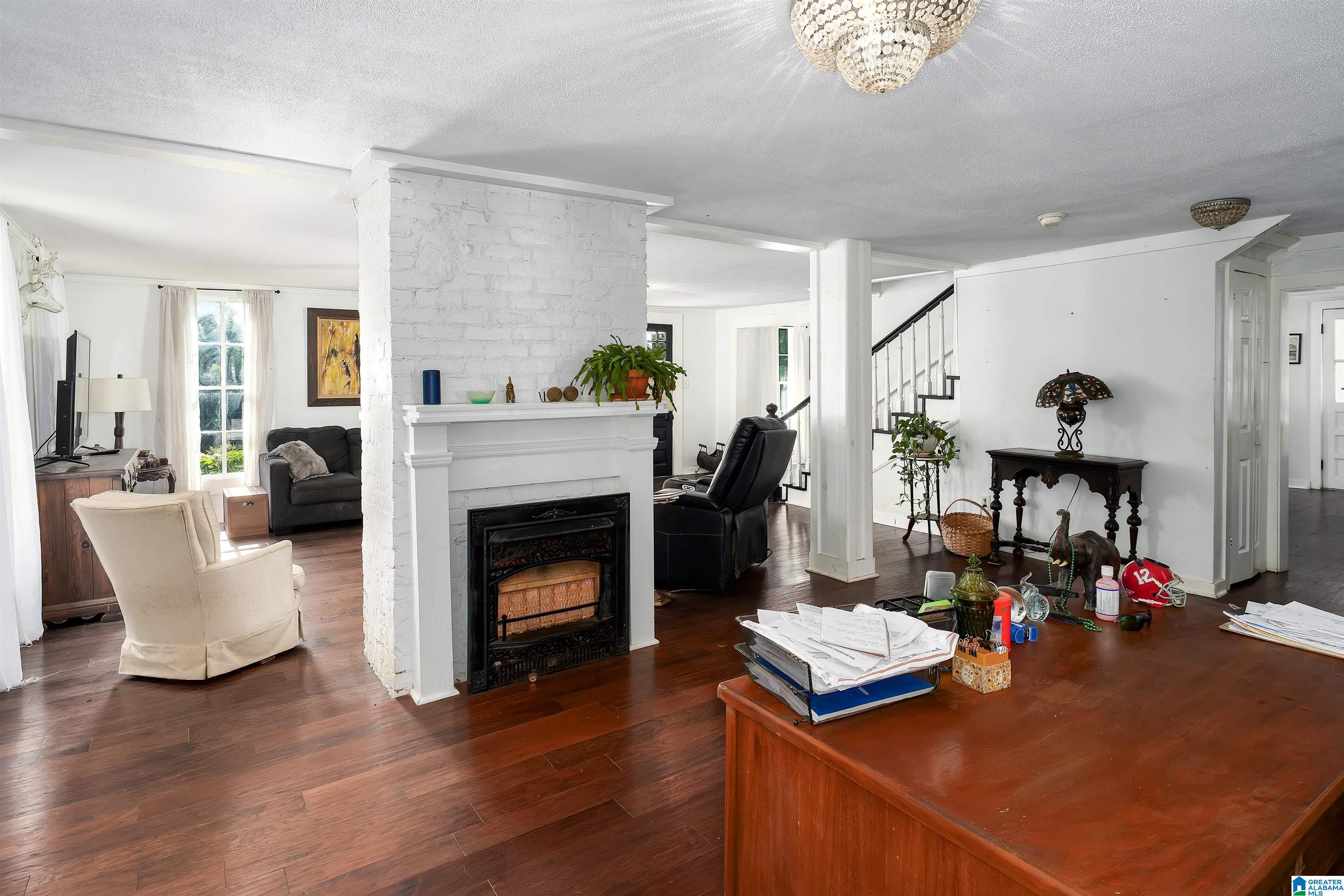 129 1ST AVENUE W