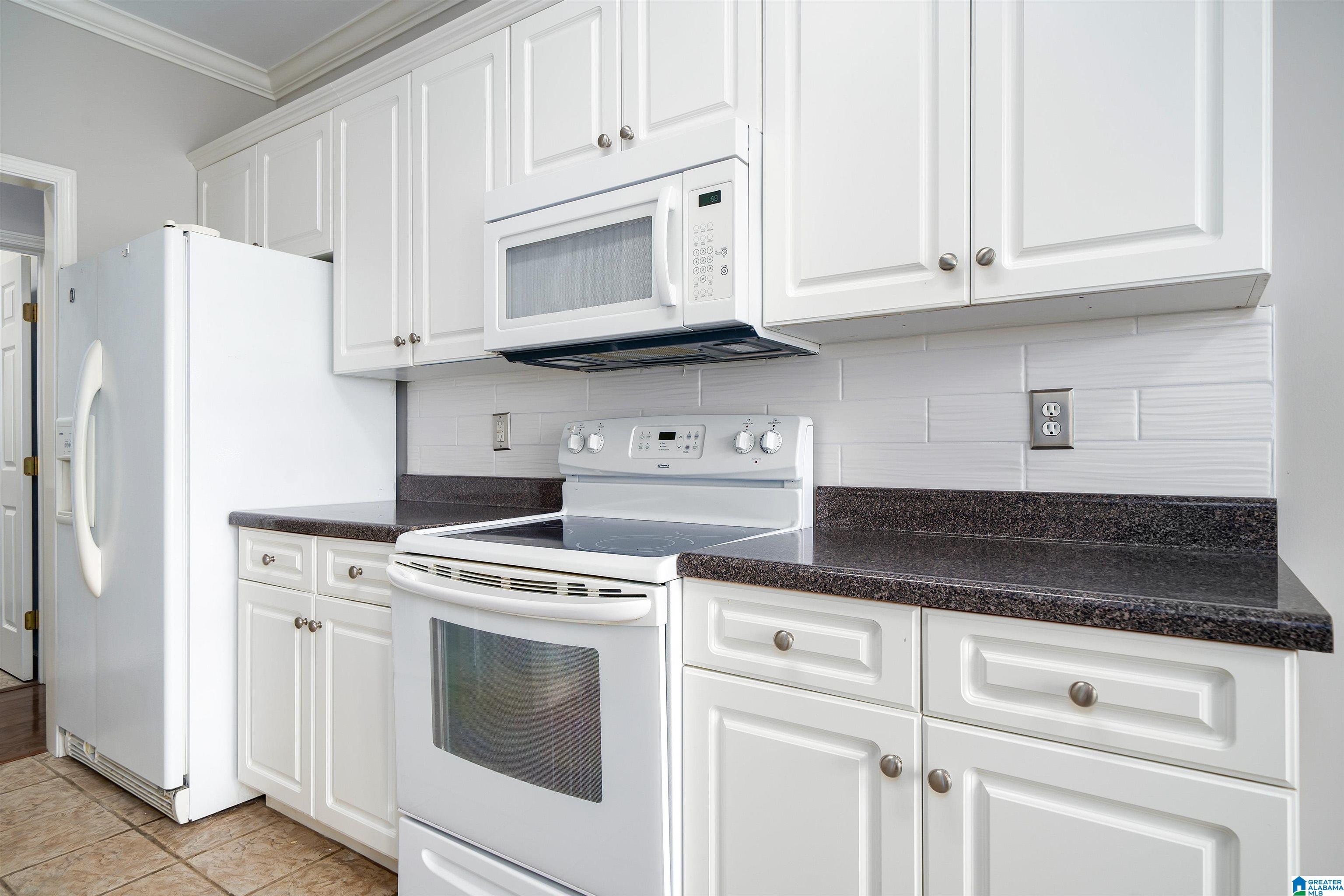 800 WATERFORD CIRCLE
