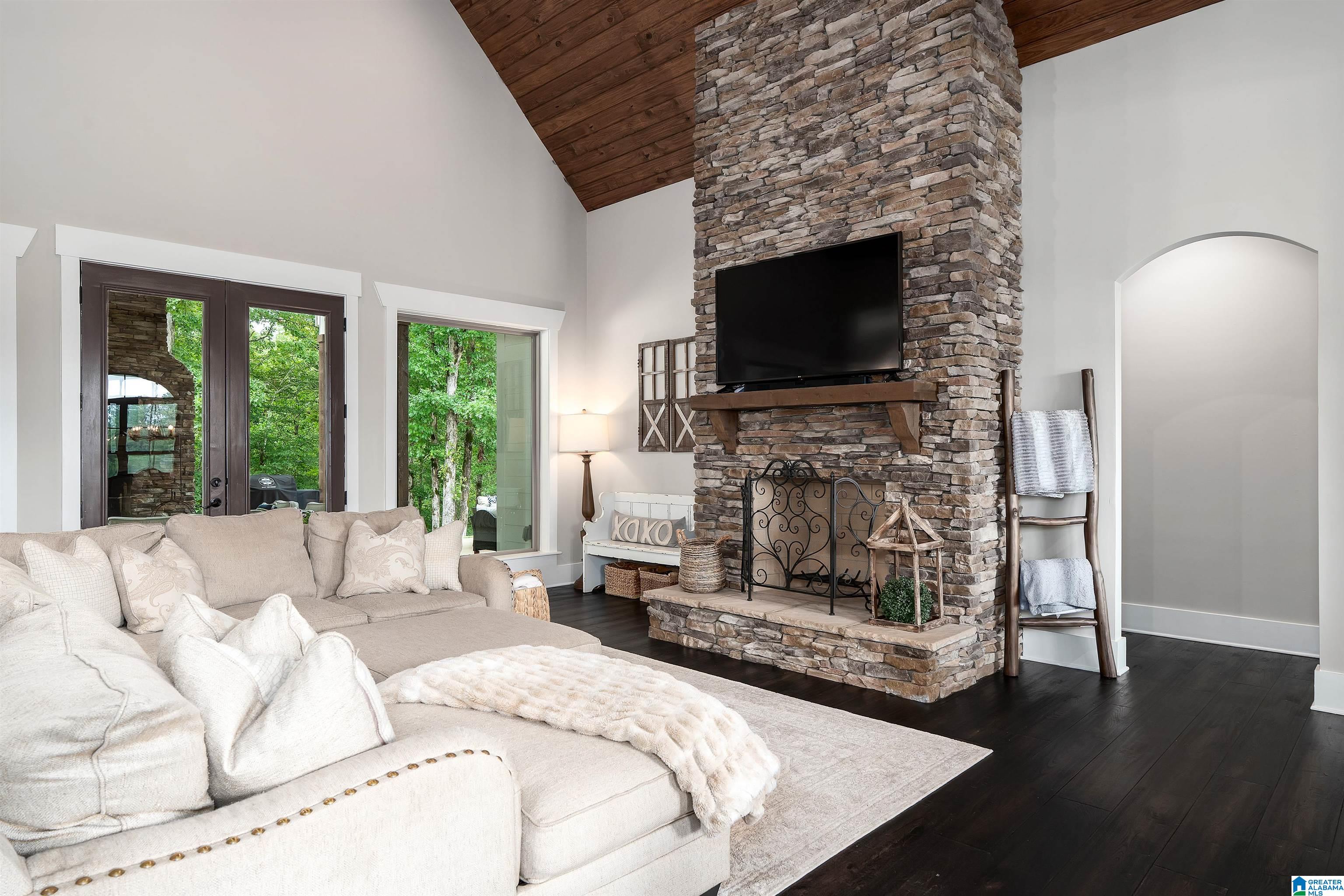 395 RED OAK ROAD