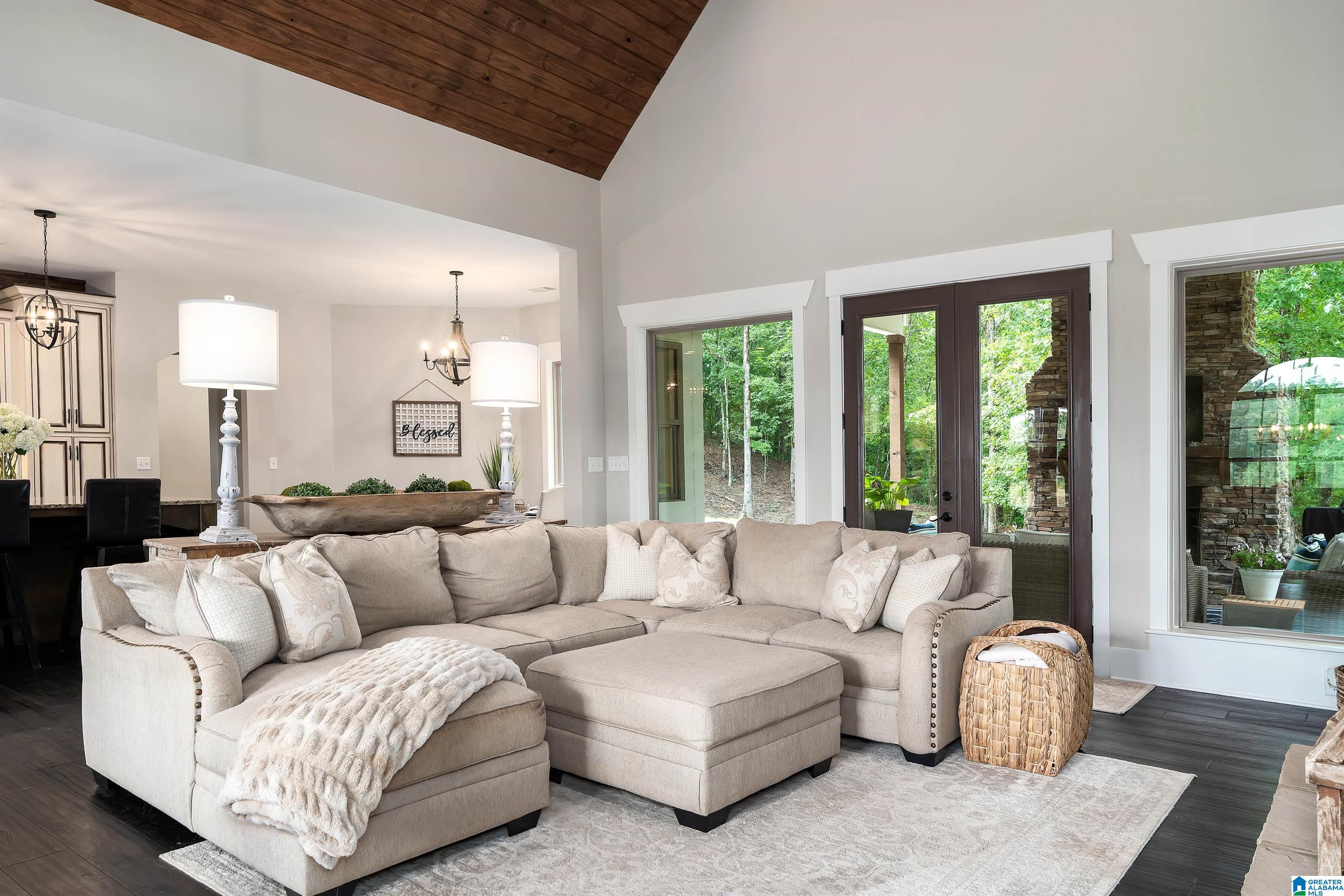 395 RED OAK ROAD