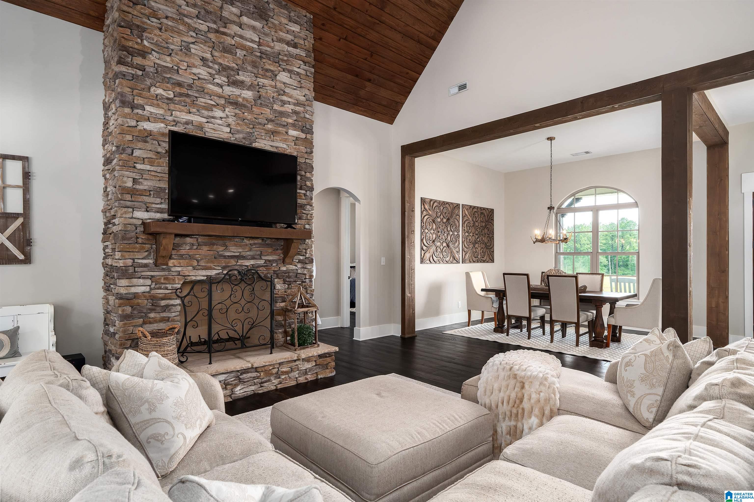 395 RED OAK ROAD