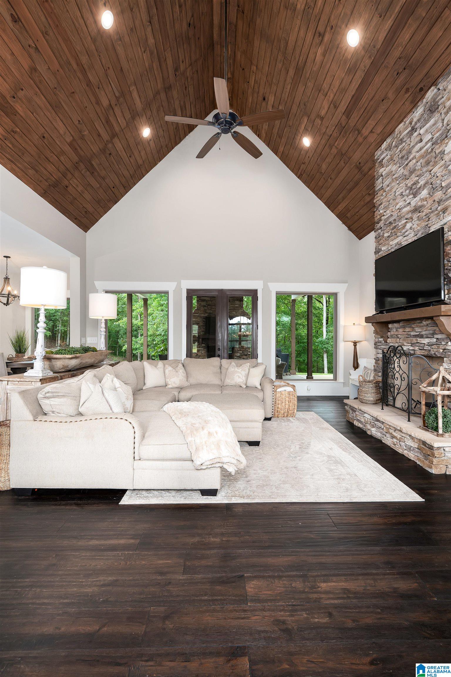 395 RED OAK ROAD