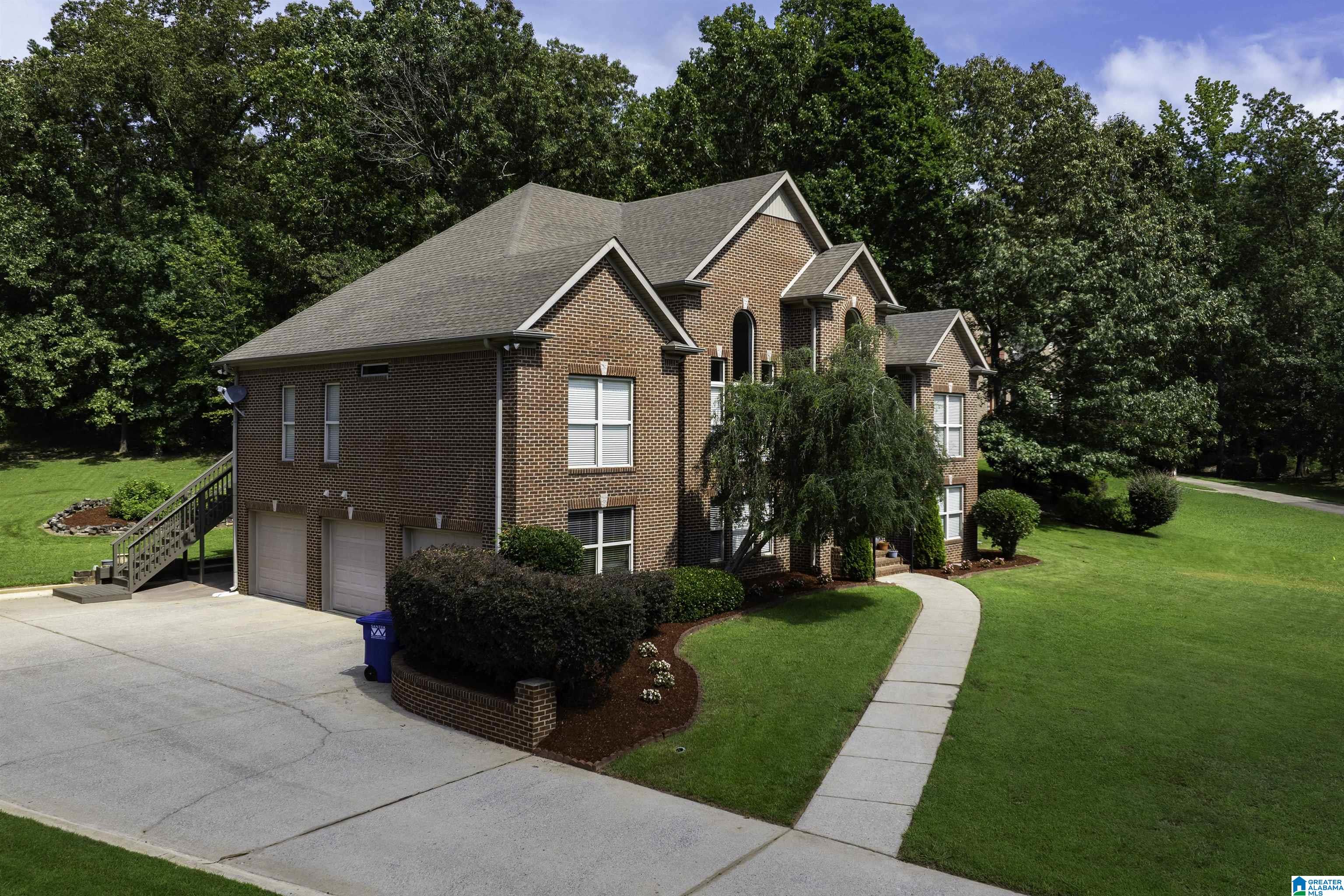 3588 LAKEFRONT TRAIL