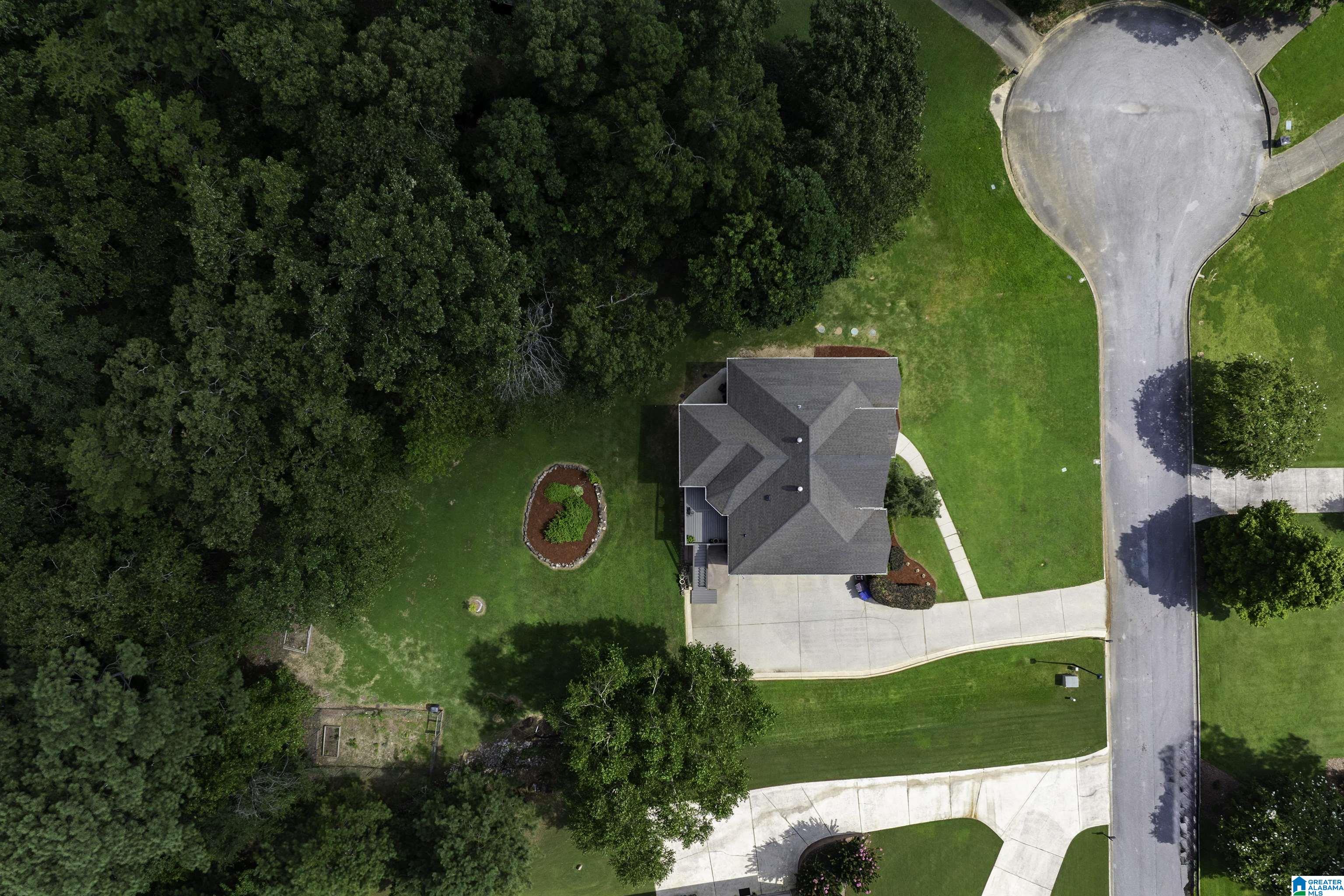 3588 LAKEFRONT TRAIL
