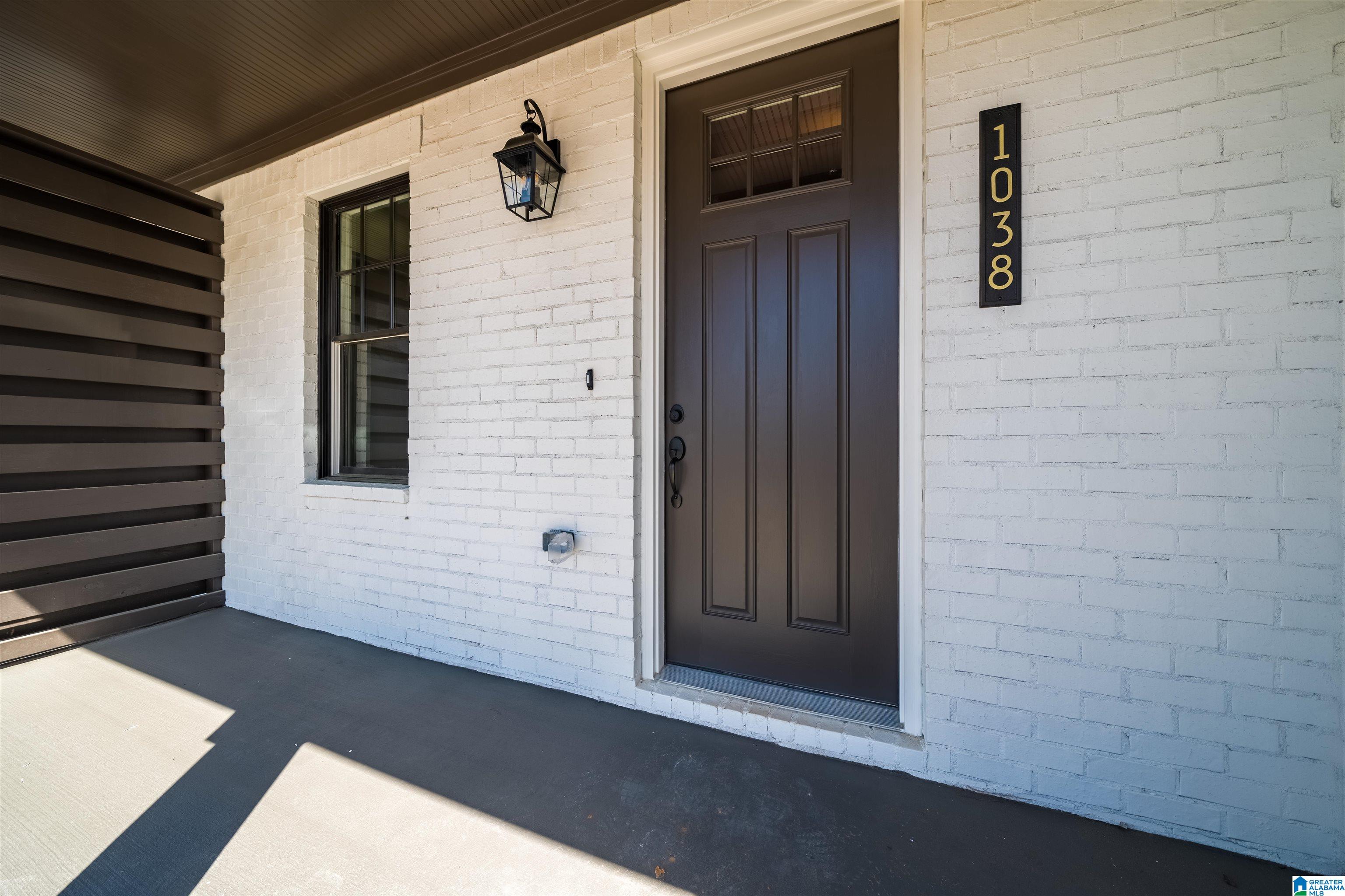 1038 WINDSOR DRIVE