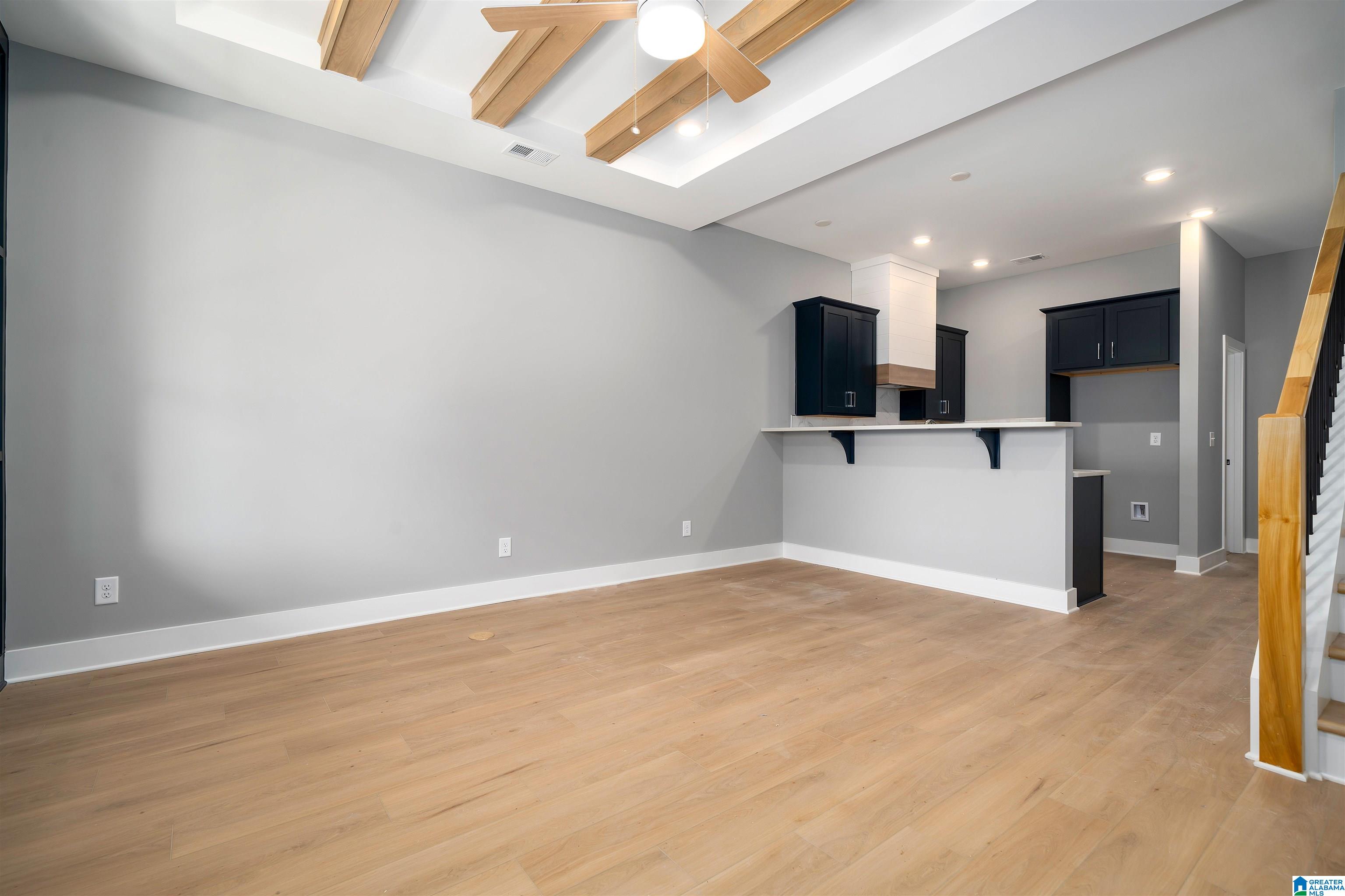 1038 WINDSOR DRIVE