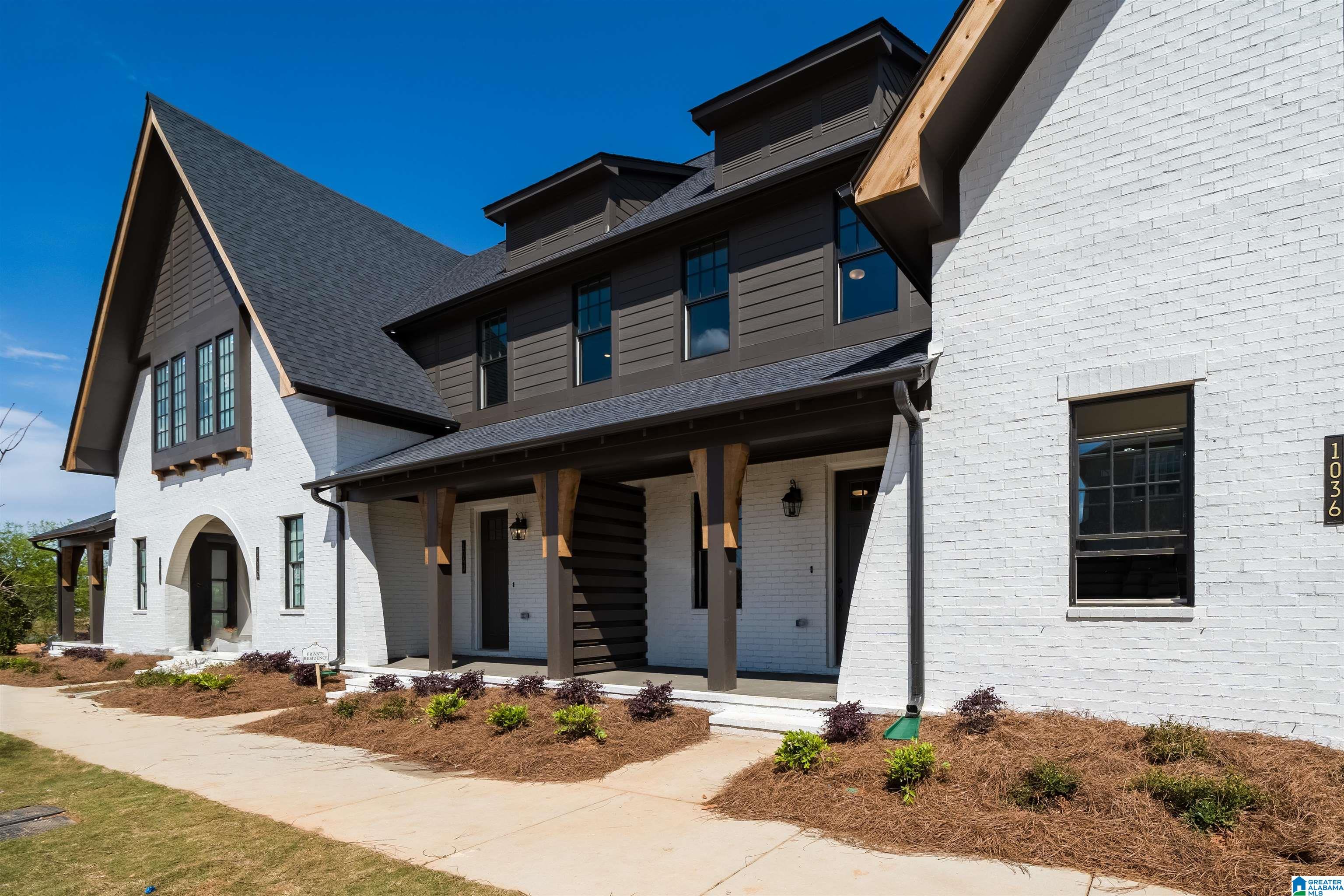 1038 WINDSOR DRIVE
