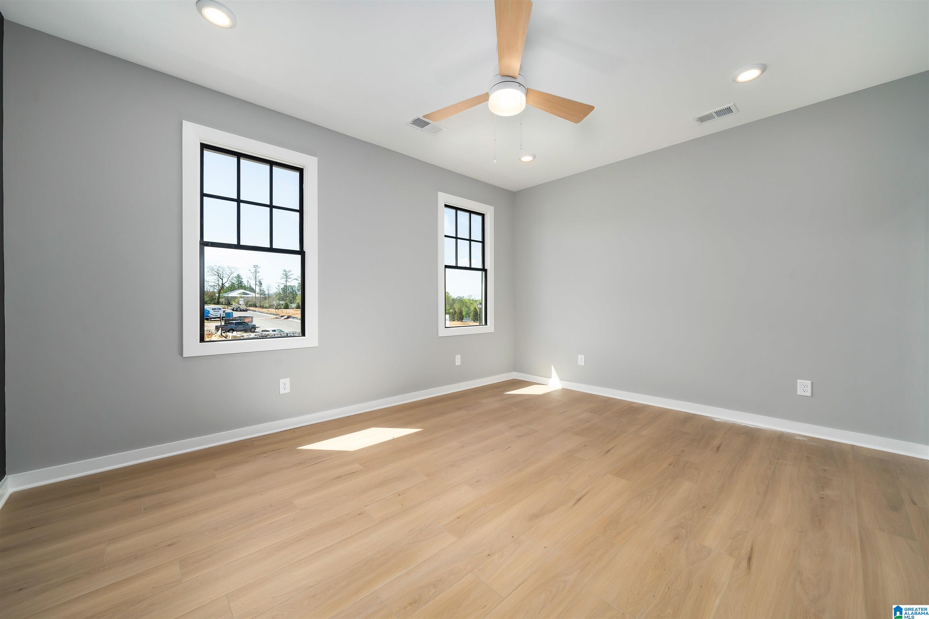 1038 WINDSOR DRIVE