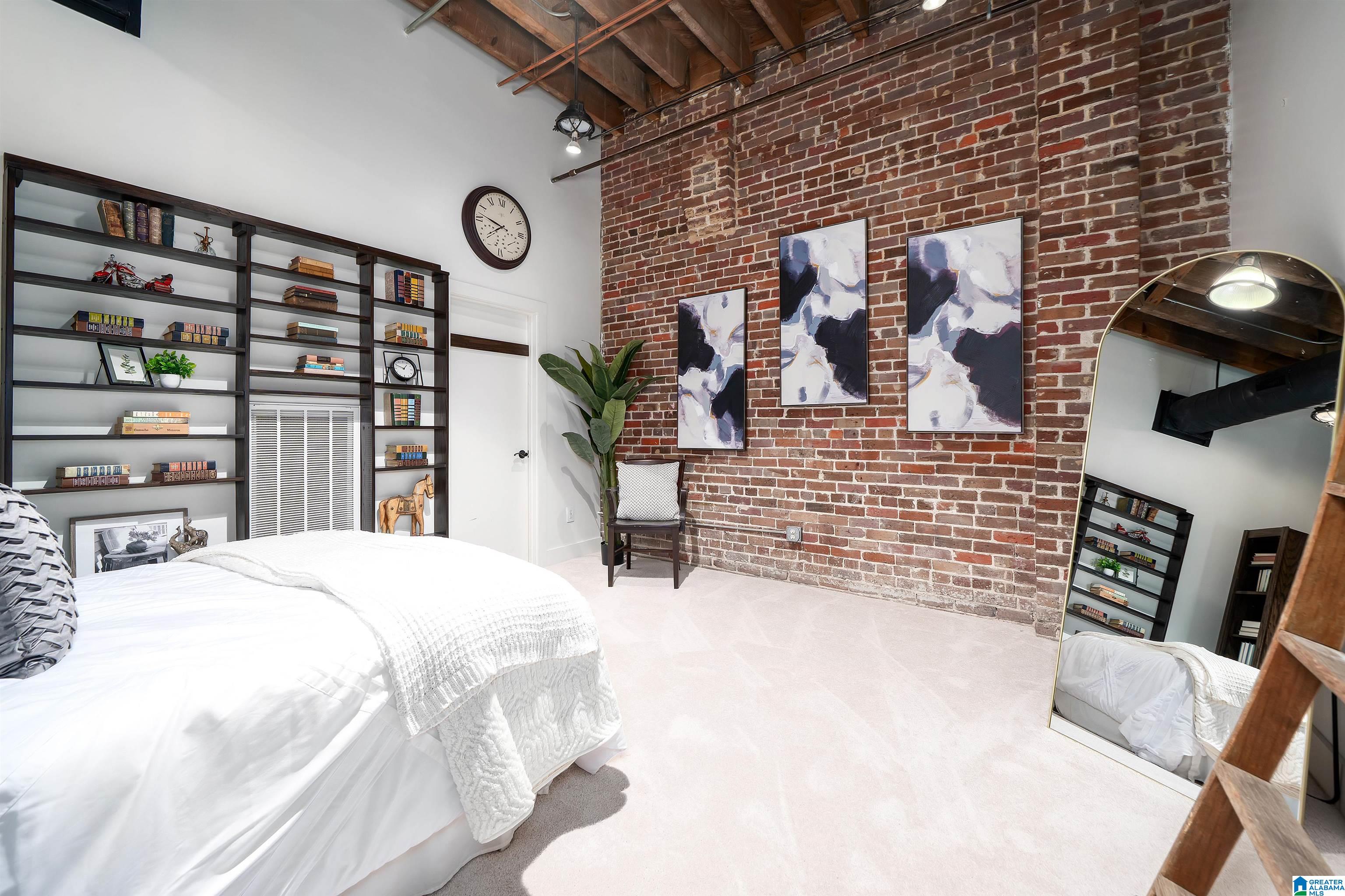 2217 2ND AVENUE N 206