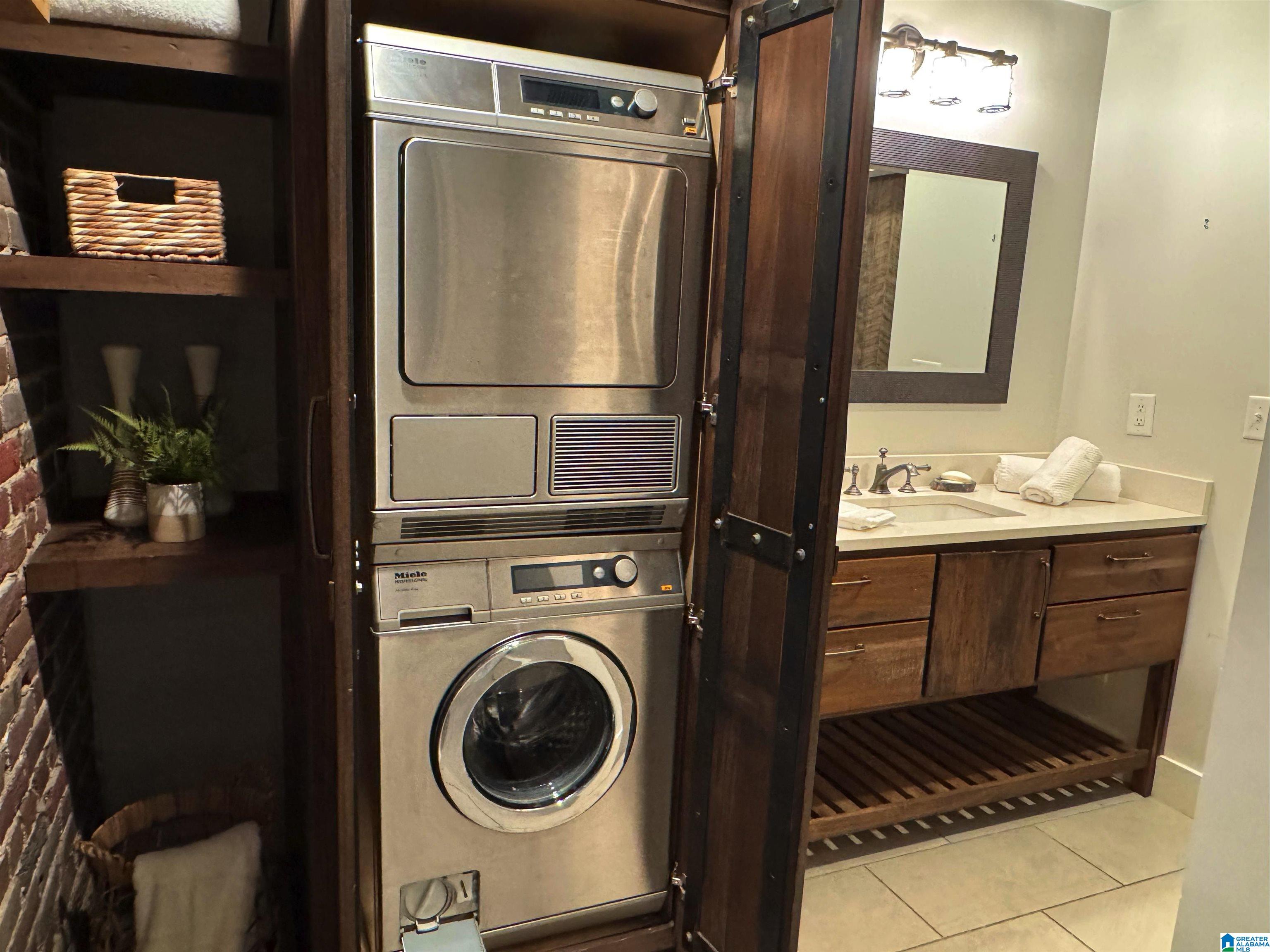 2217 2ND AVENUE N 206