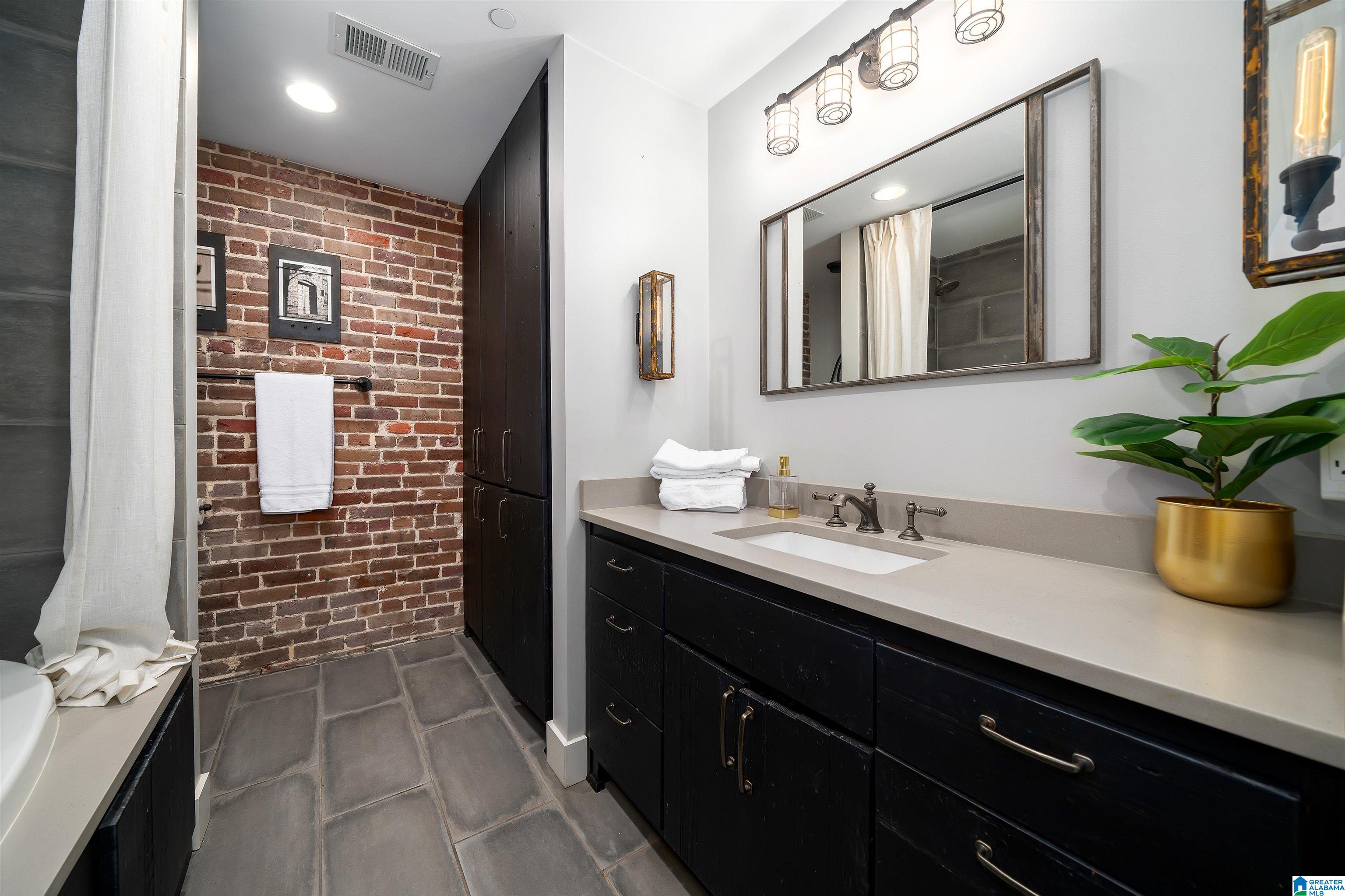 2217 2ND AVENUE N 206