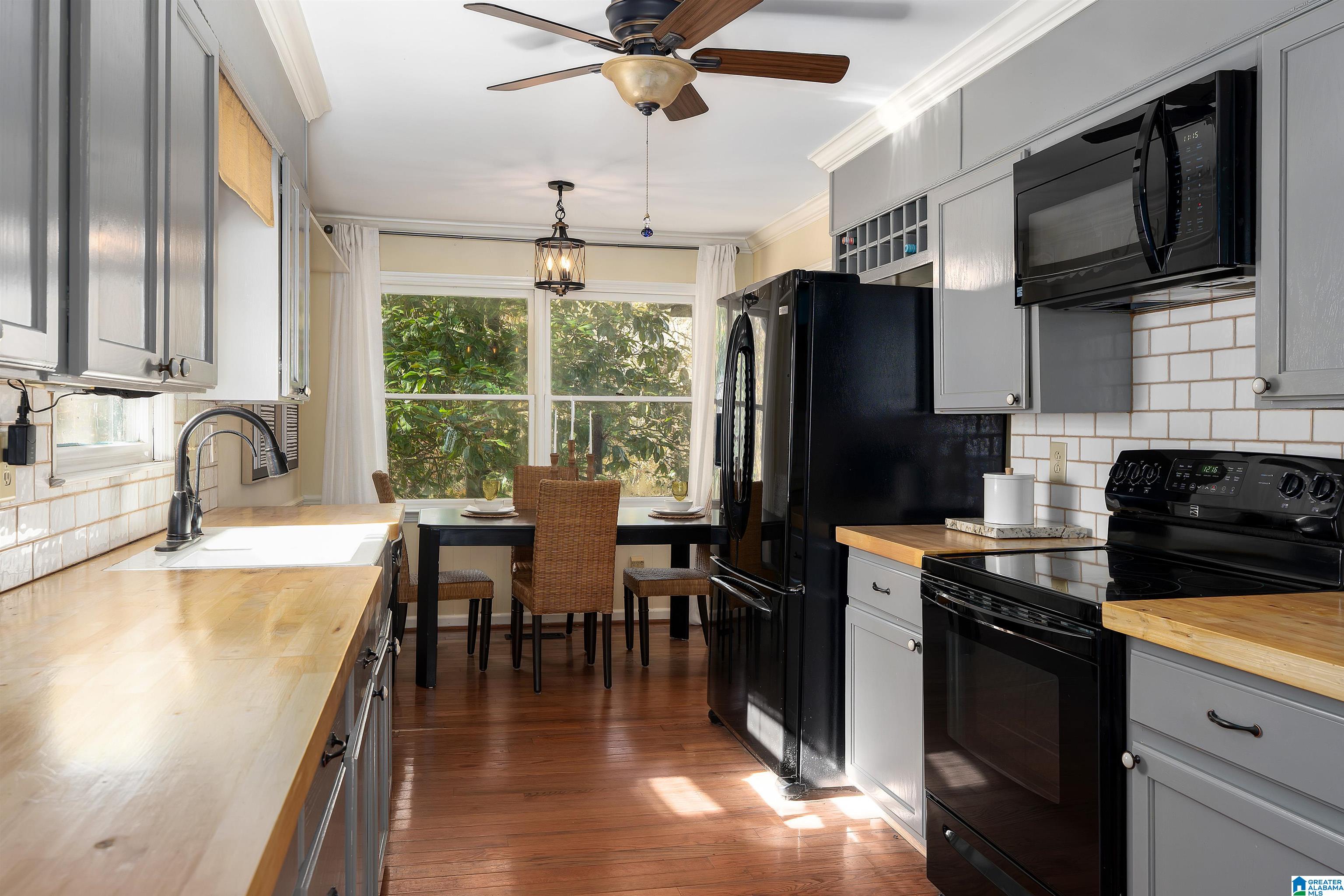 3064 WHISPERING PINES CIRCLE