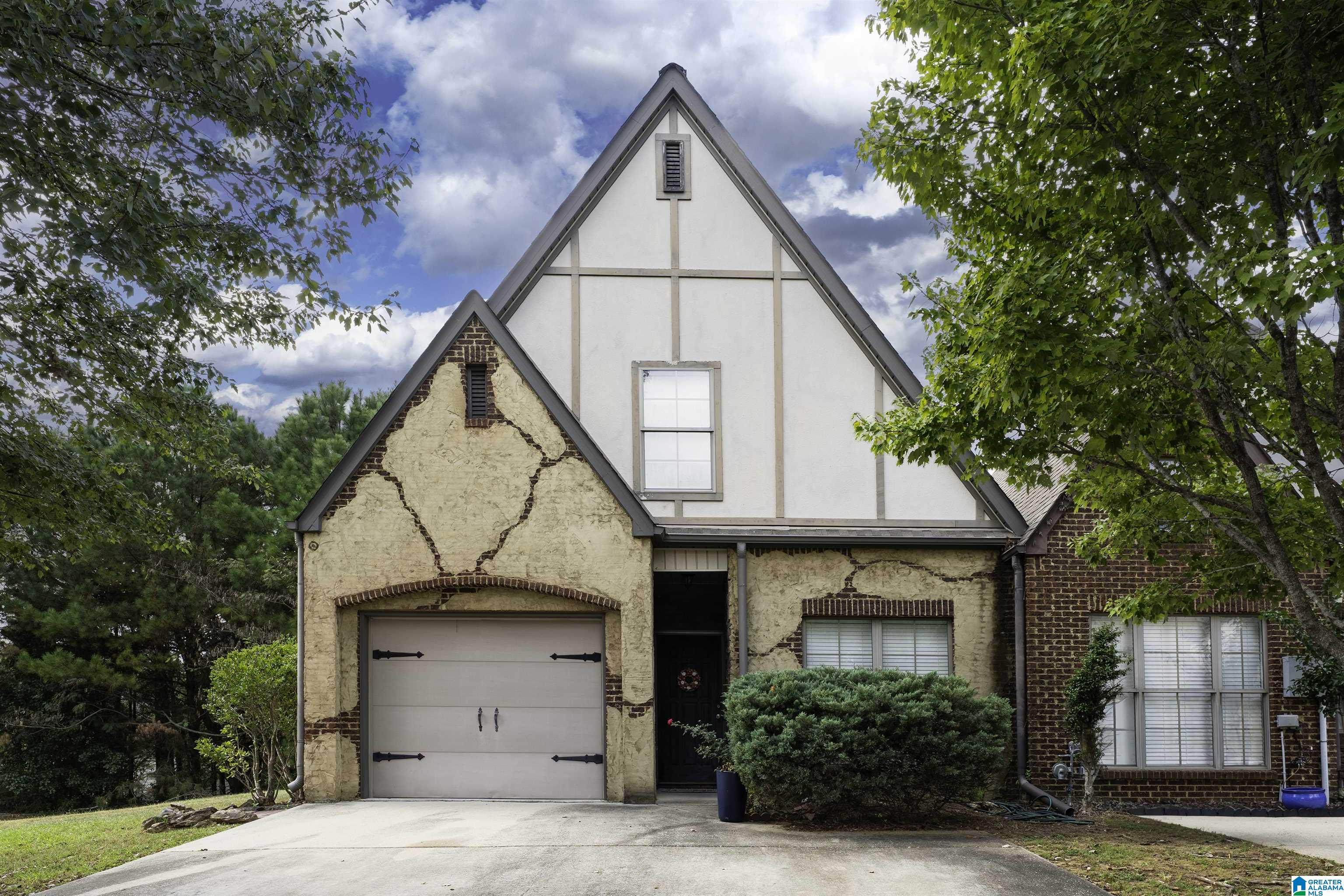 2457 RIDGEMONT DRIVE