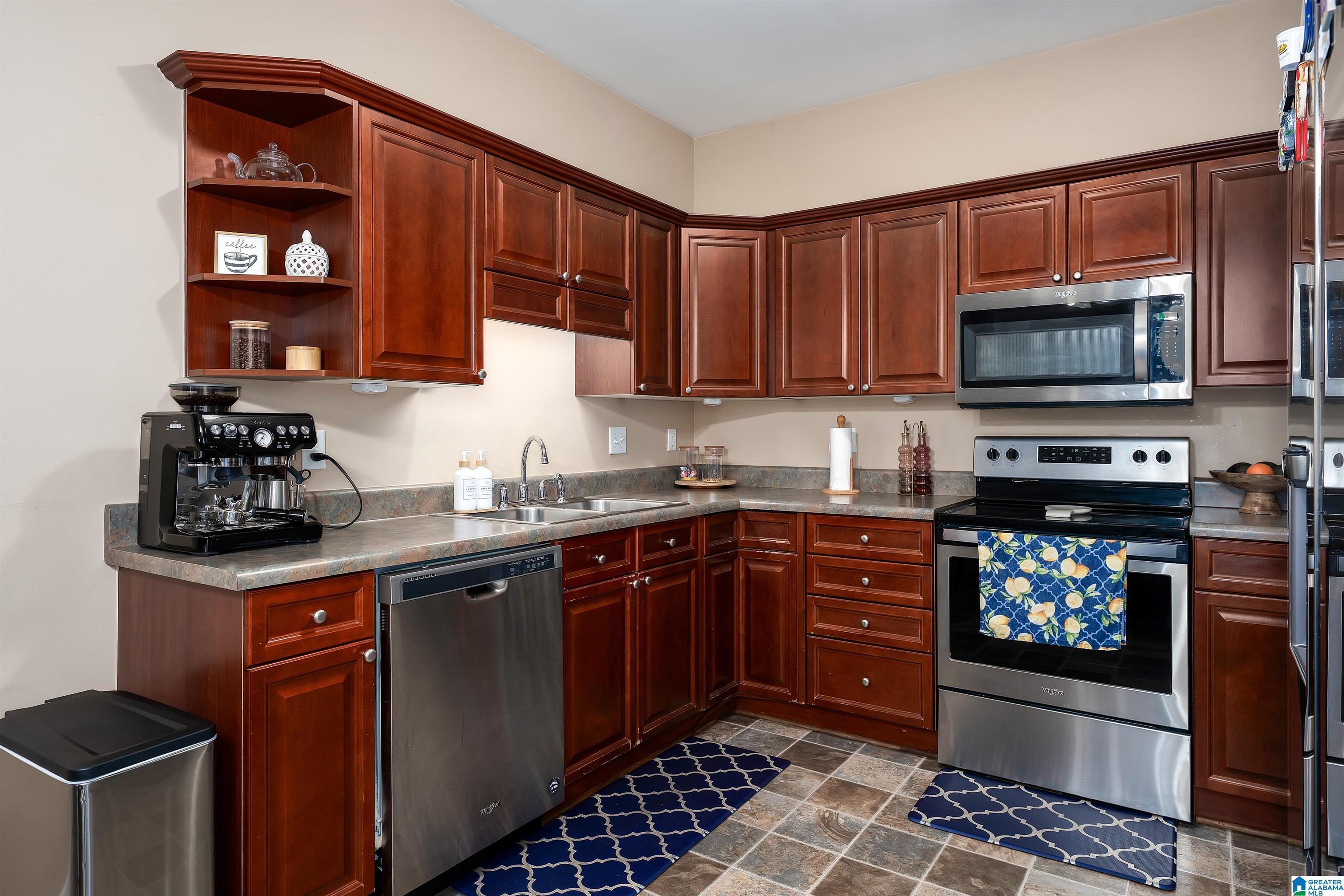 2457 RIDGEMONT DRIVE