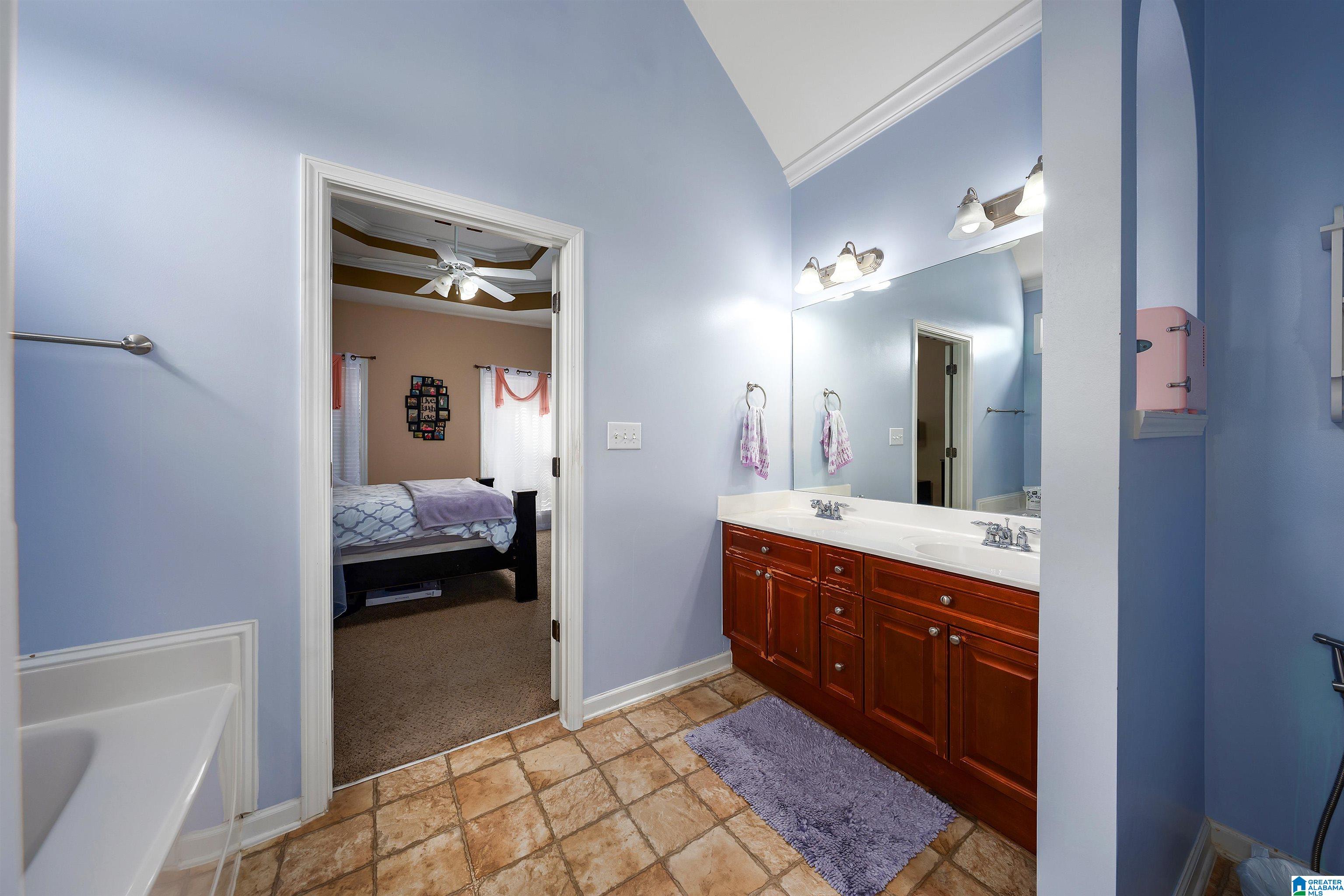 2457 RIDGEMONT DRIVE