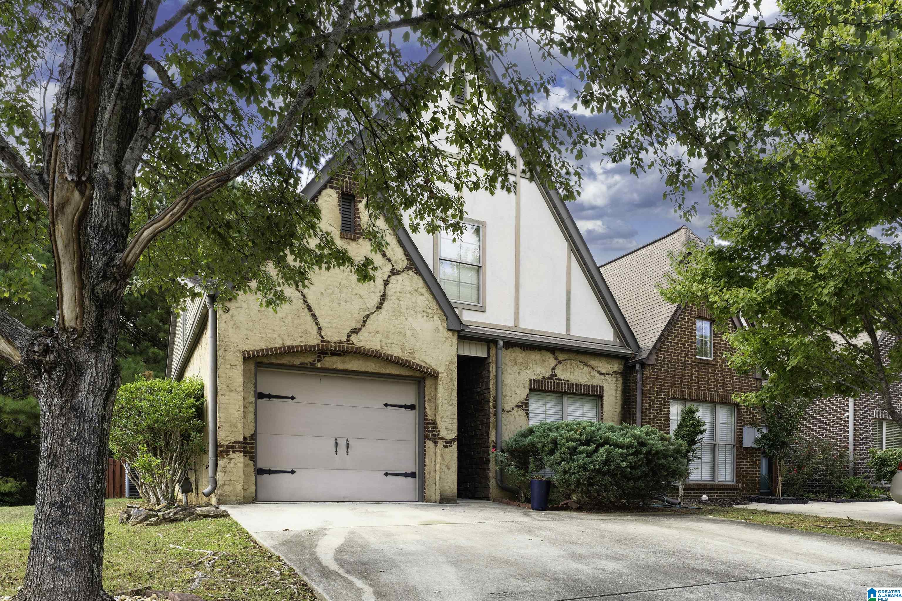 2457 RIDGEMONT DRIVE