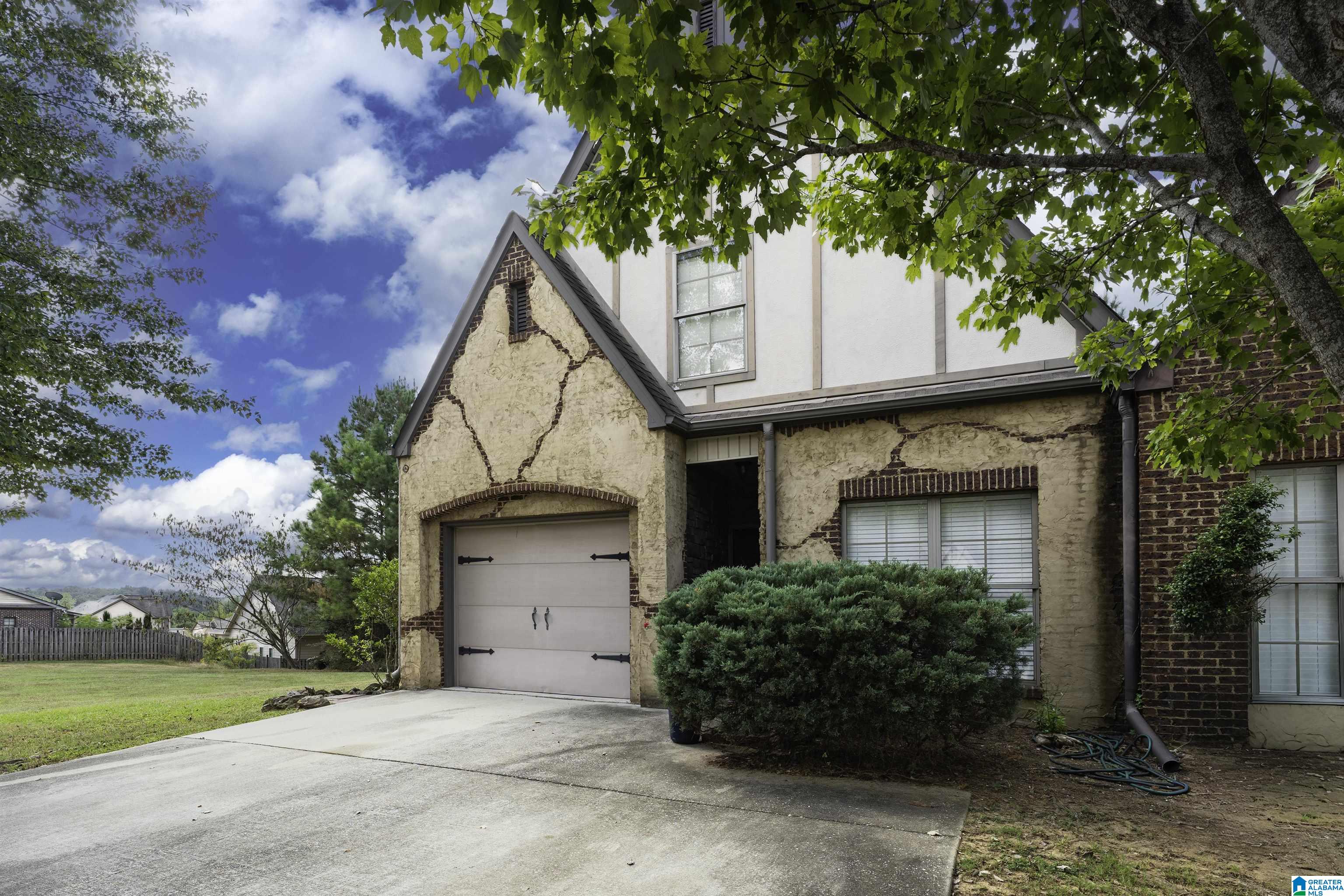 2457 RIDGEMONT DRIVE