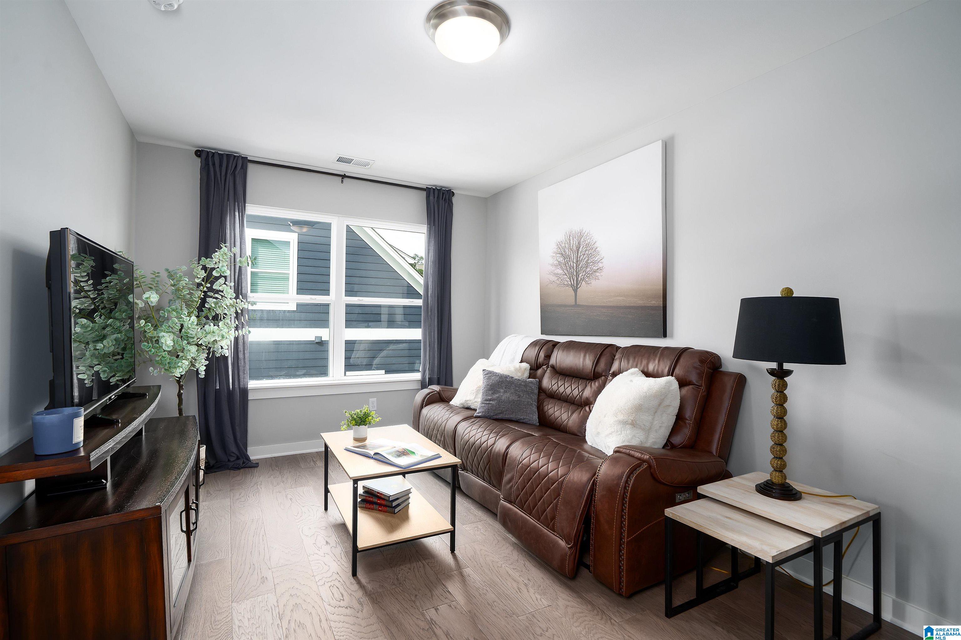 911 WHITE BARN CIRCLE