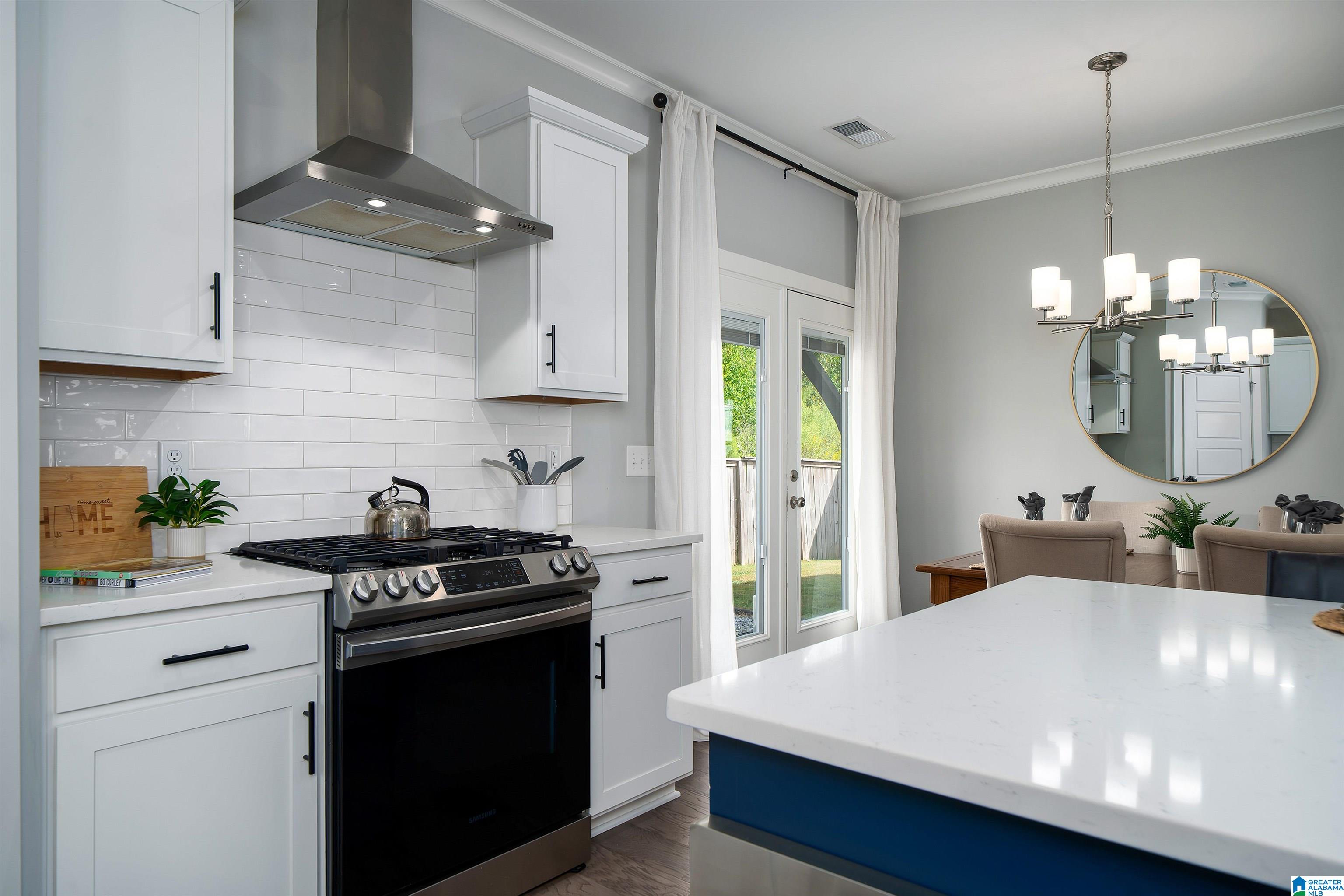 911 WHITE BARN CIRCLE