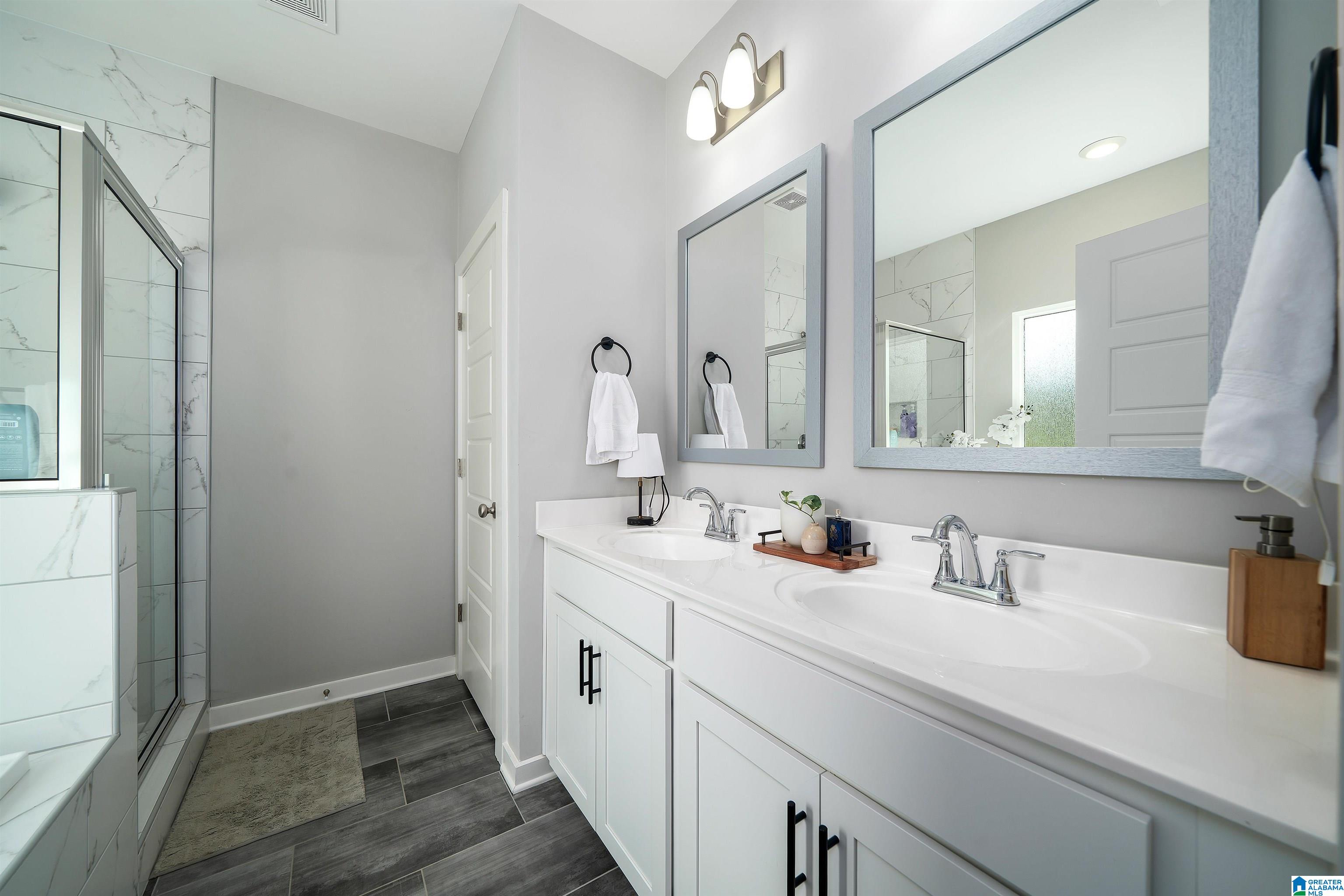 911 WHITE BARN CIRCLE