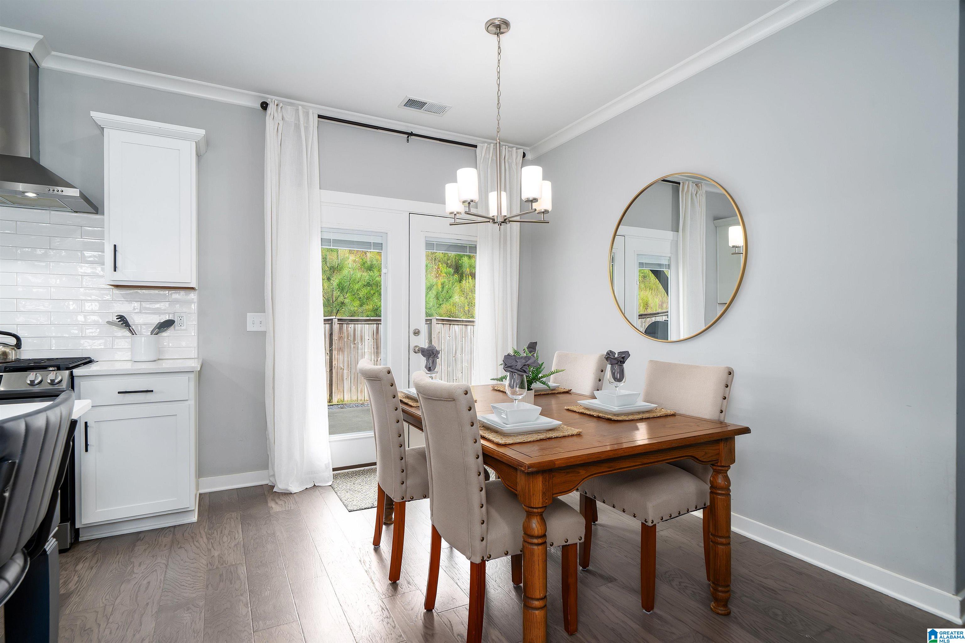 911 WHITE BARN CIRCLE