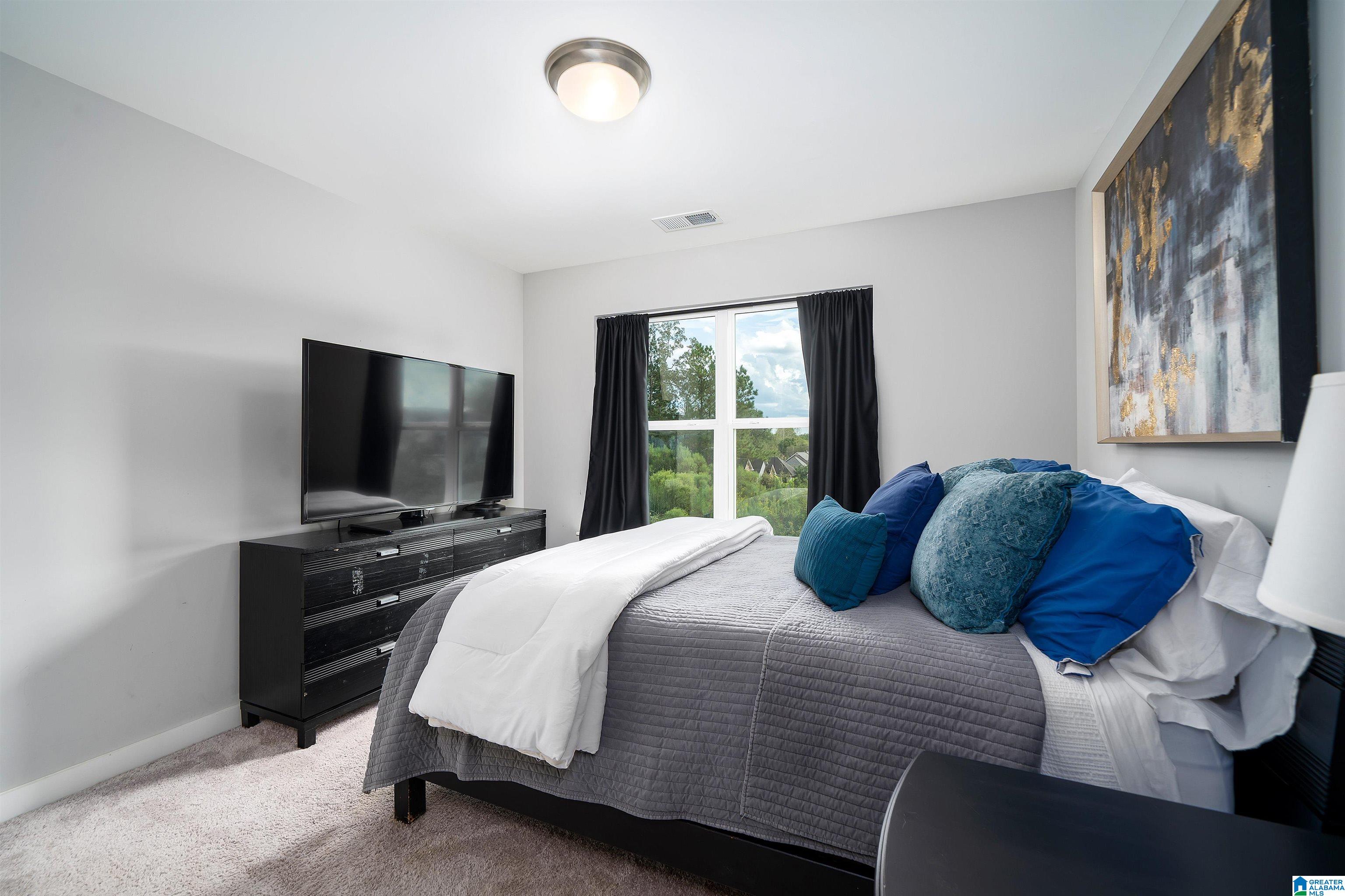 911 WHITE BARN CIRCLE