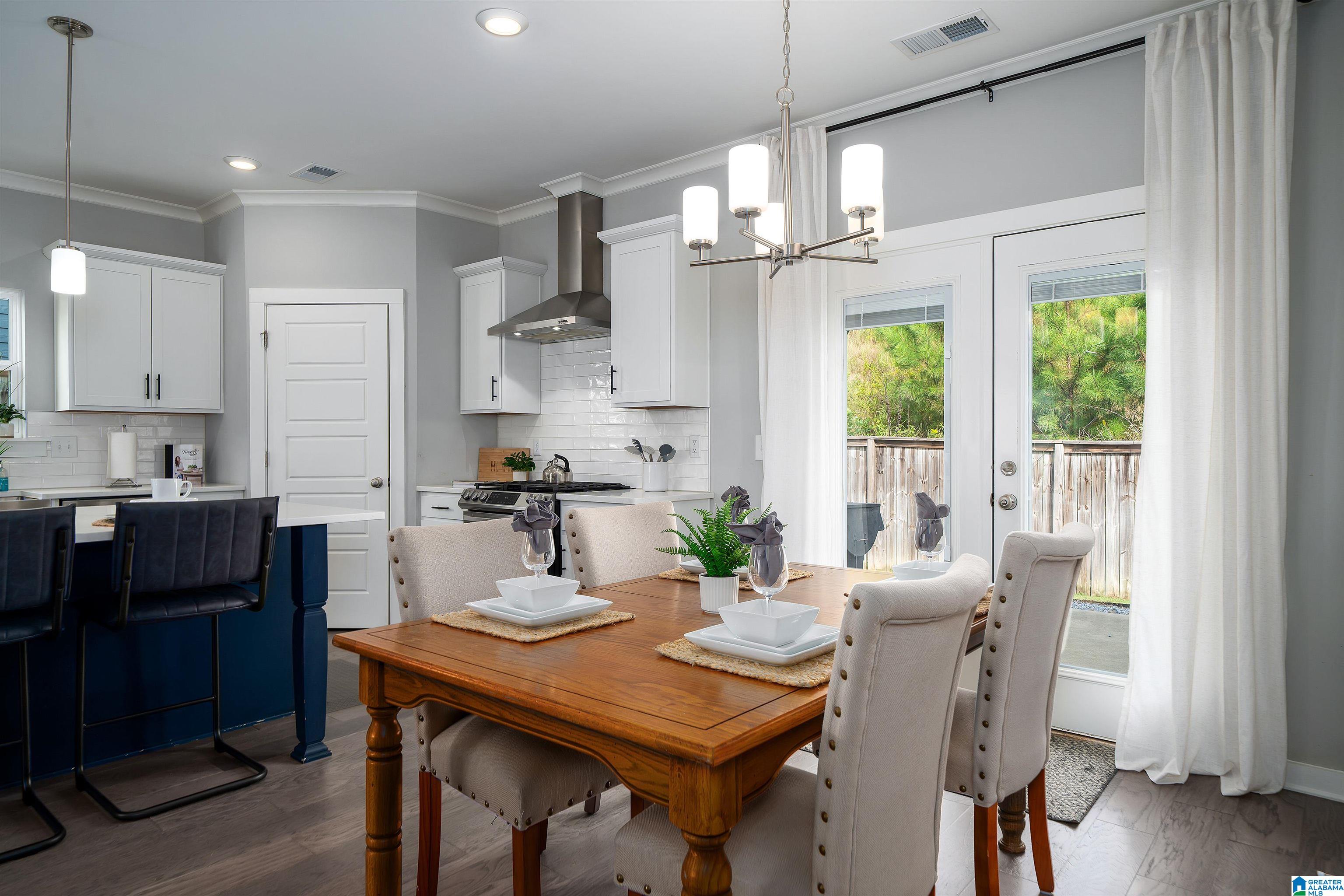 911 WHITE BARN CIRCLE