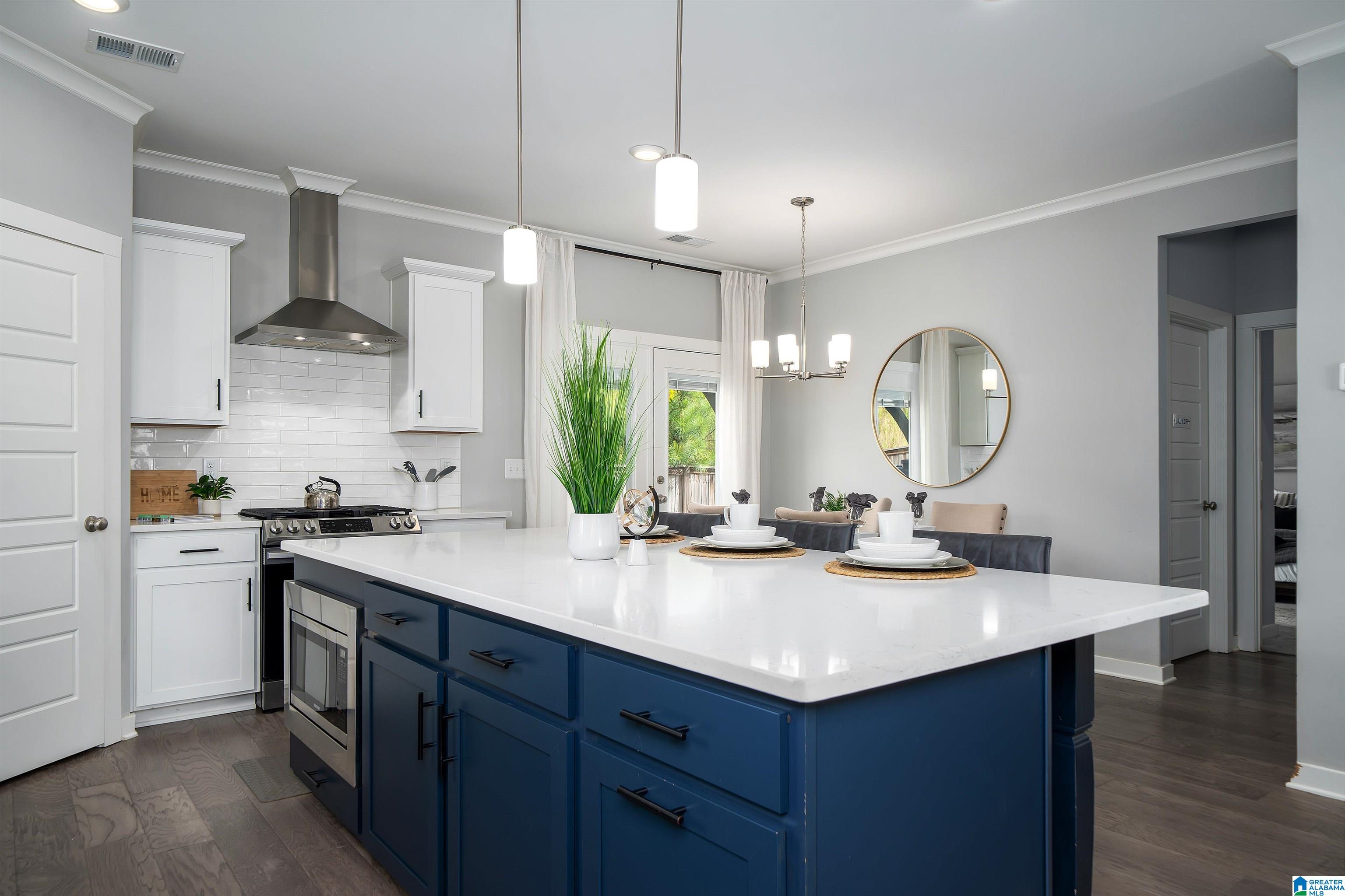 911 WHITE BARN CIRCLE