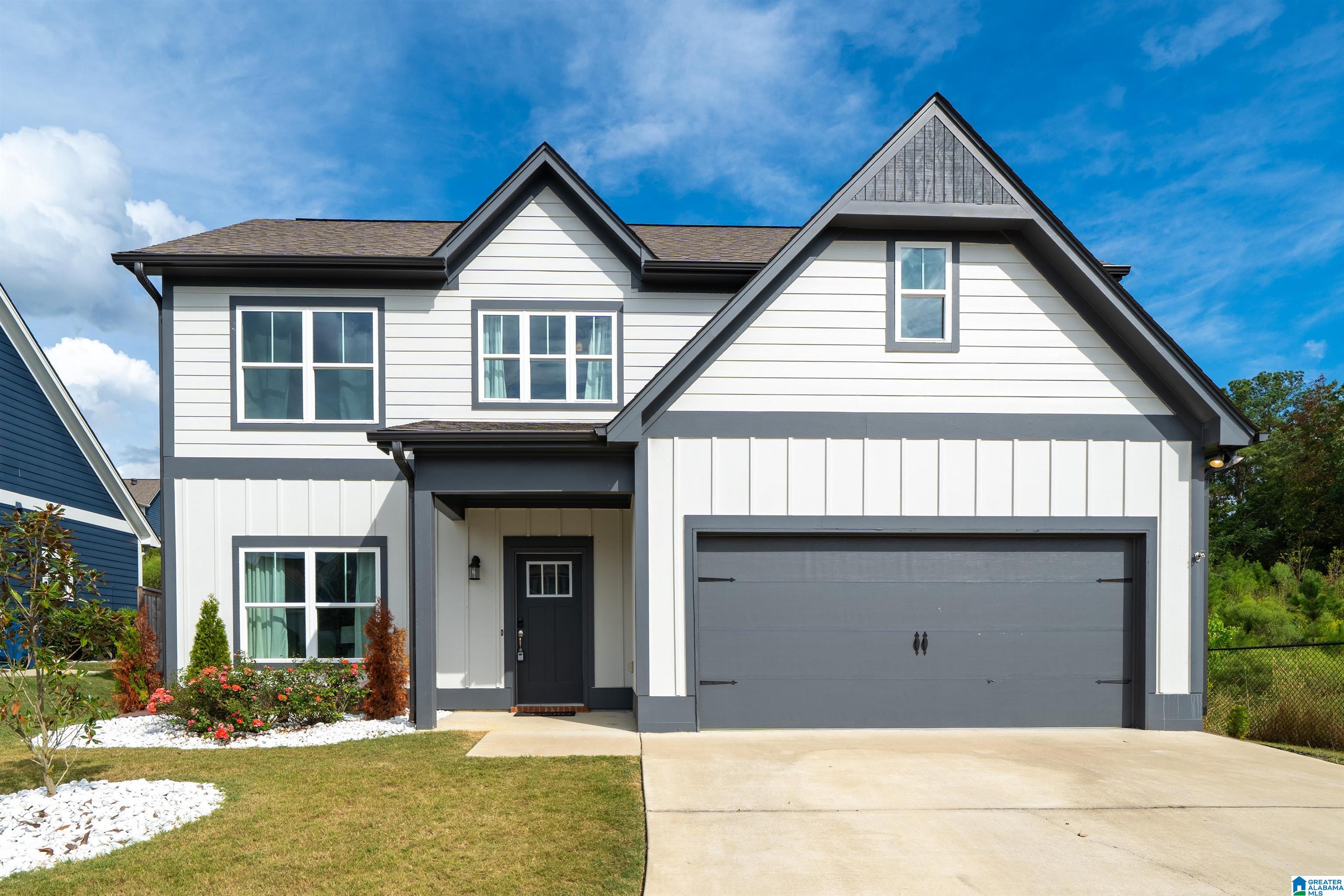 911 WHITE BARN CIRCLE