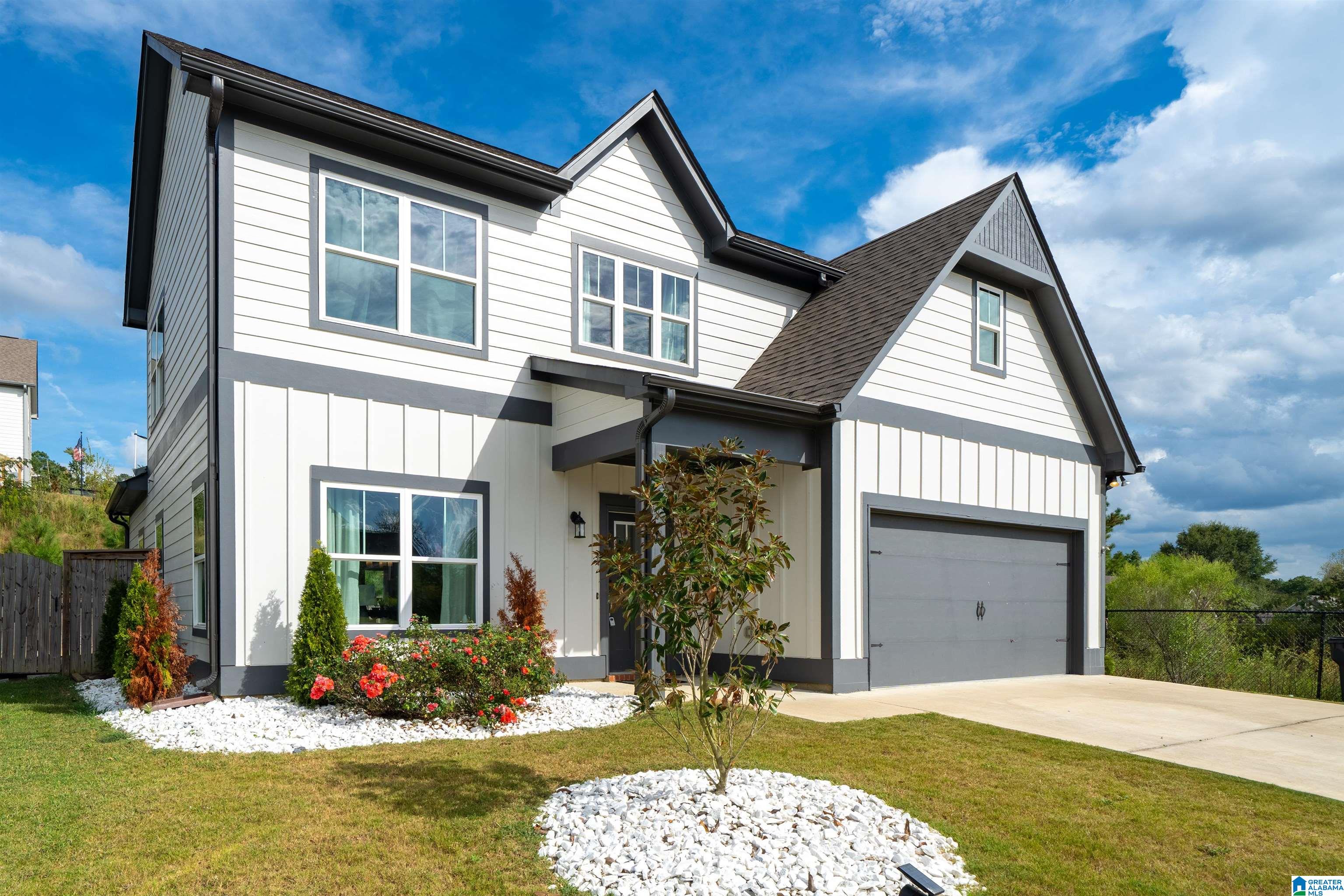 911 WHITE BARN CIRCLE