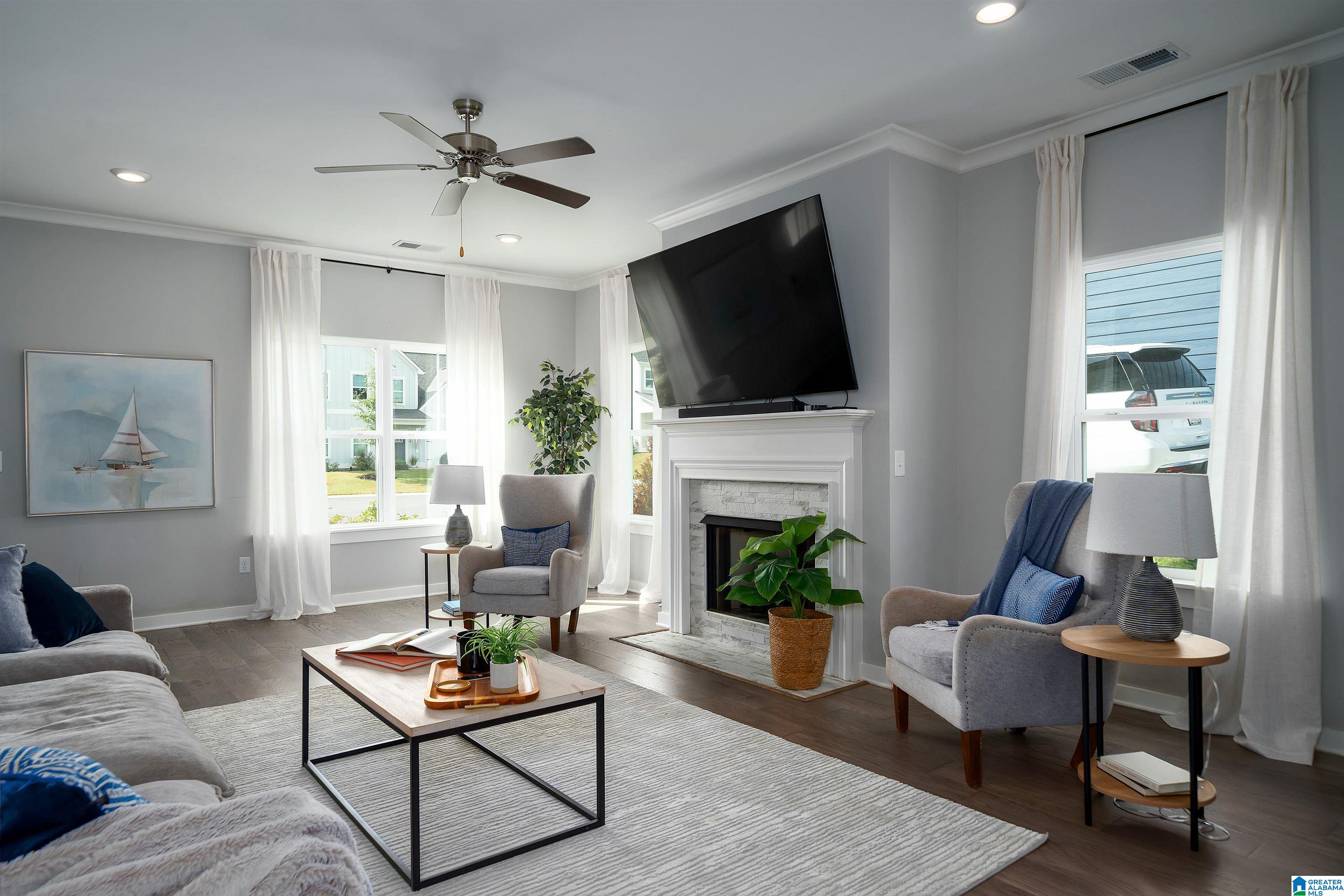 911 WHITE BARN CIRCLE