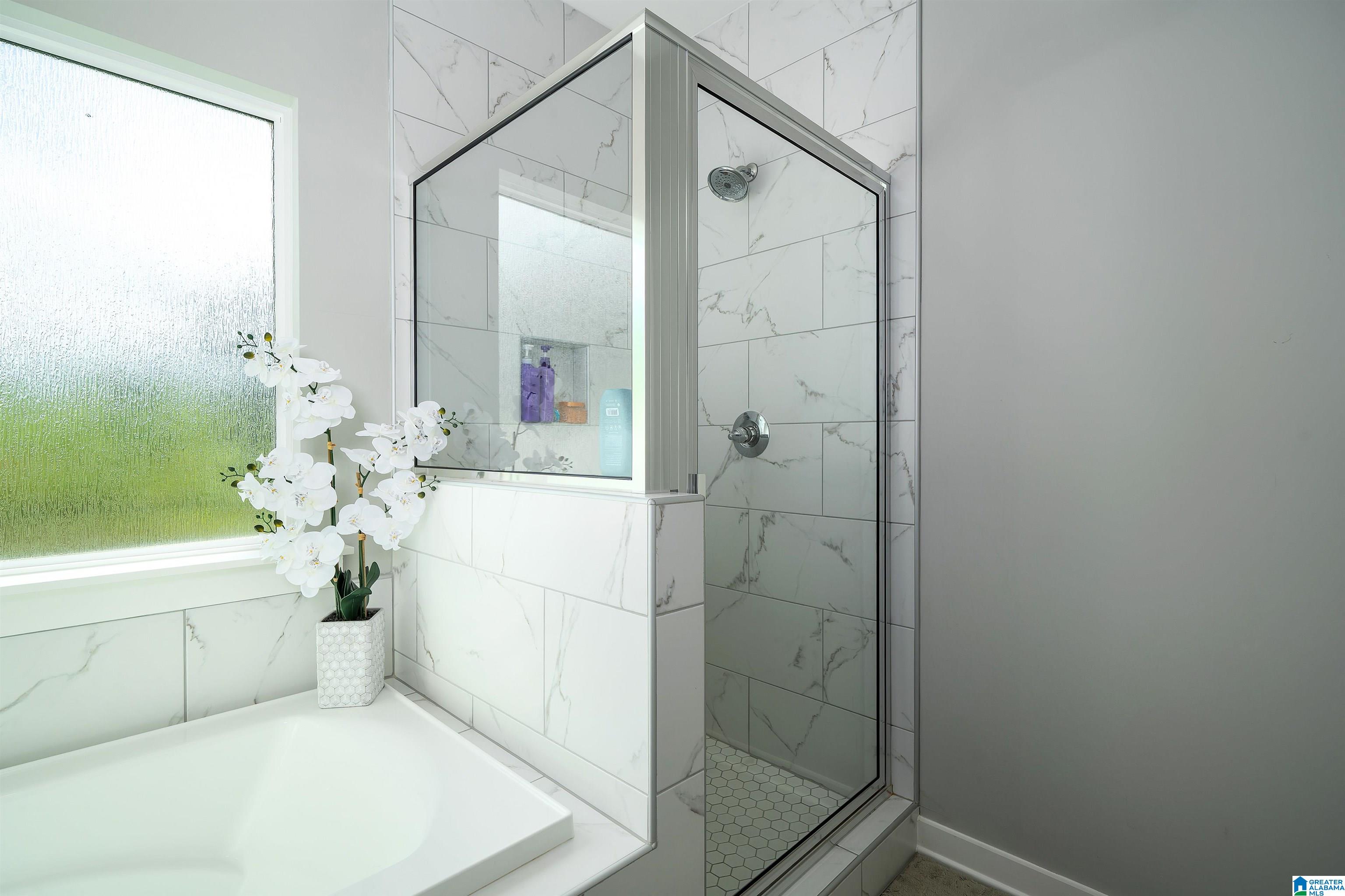 911 WHITE BARN CIRCLE