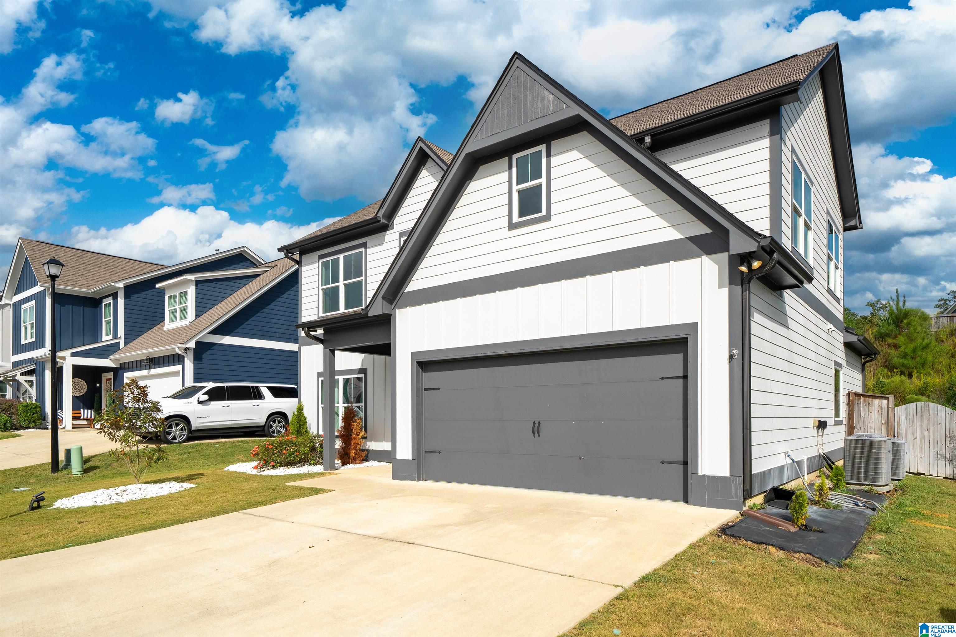 911 WHITE BARN CIRCLE