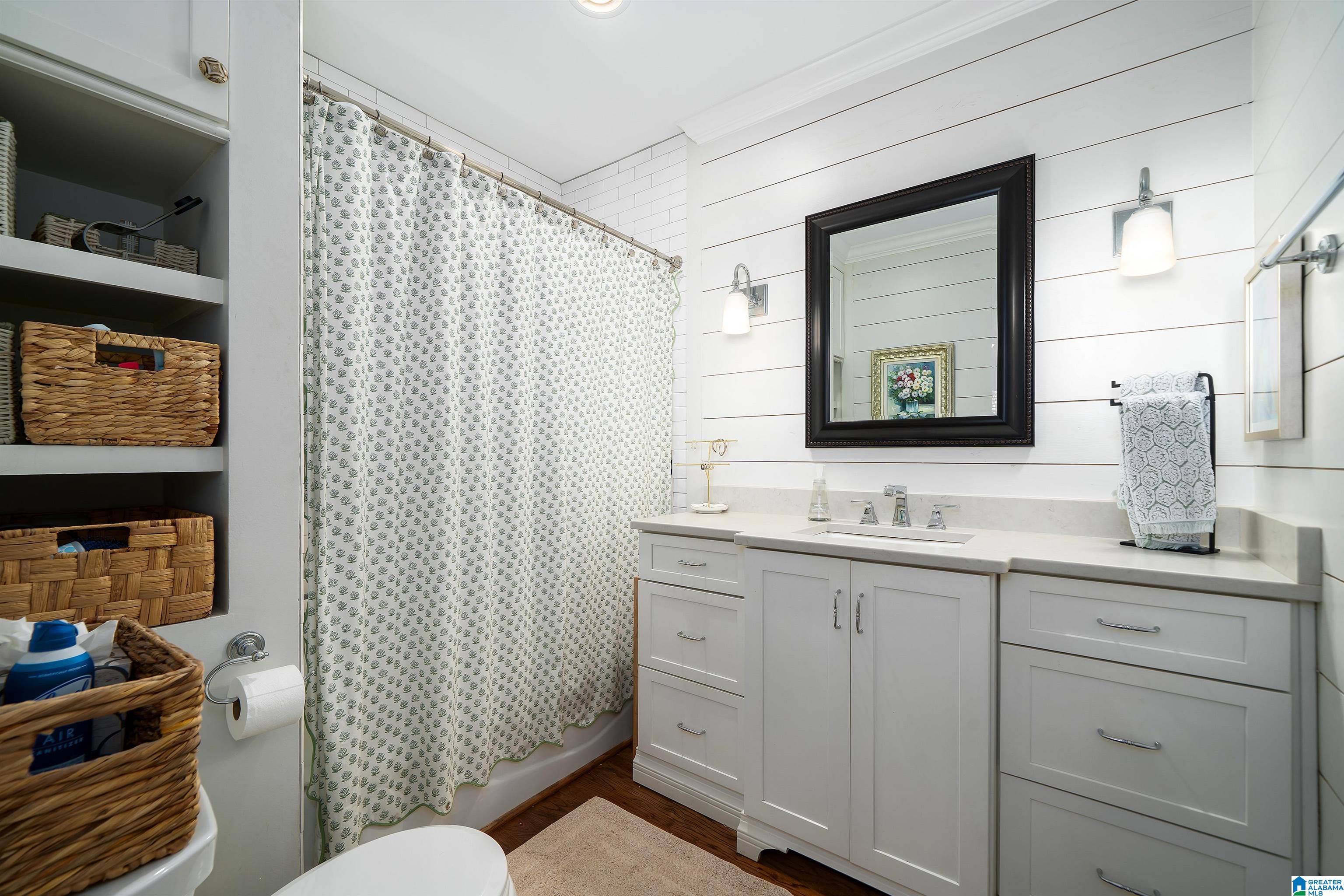 1745 WELLINGTON ROAD