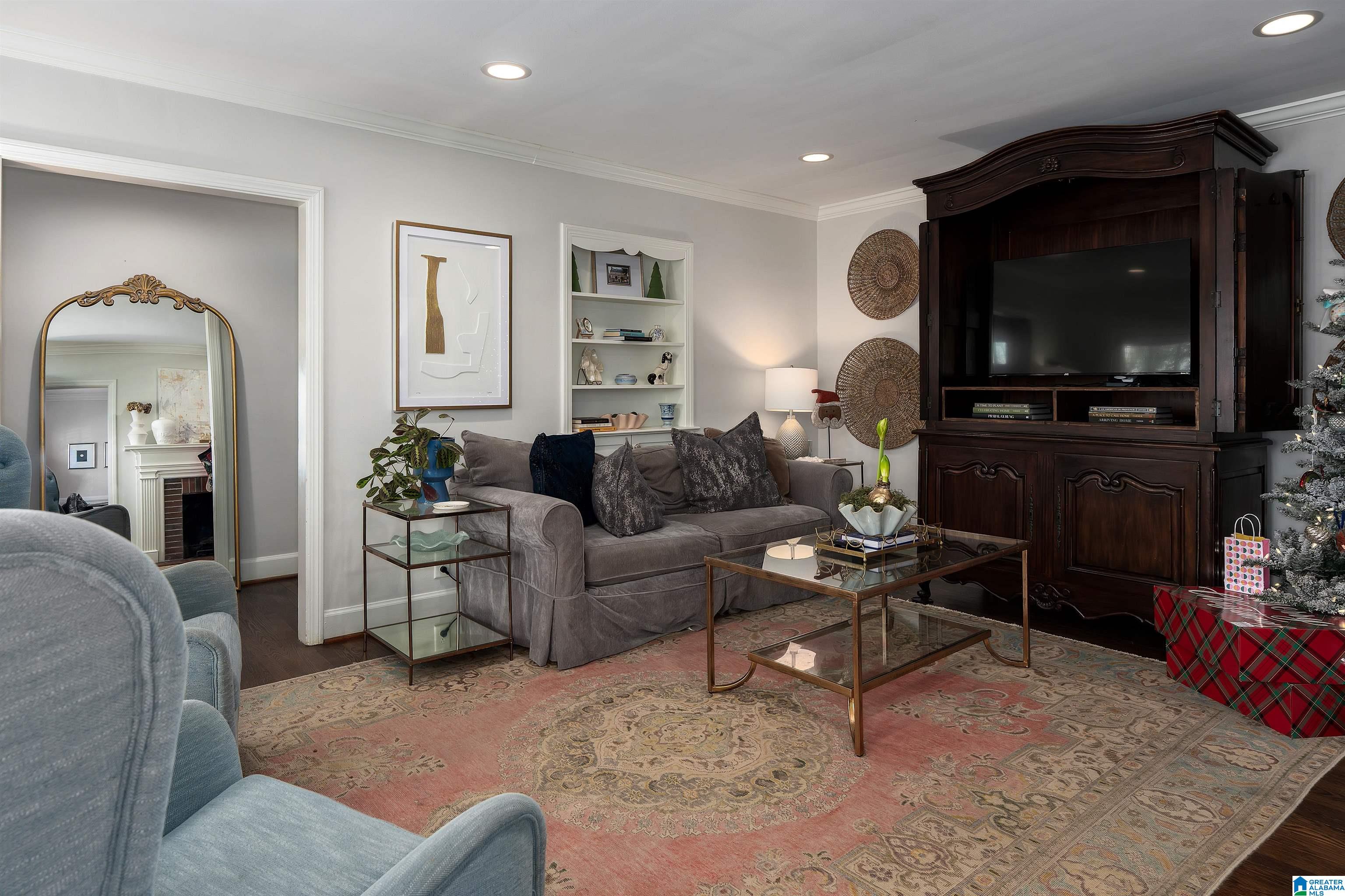 1745 WELLINGTON ROAD