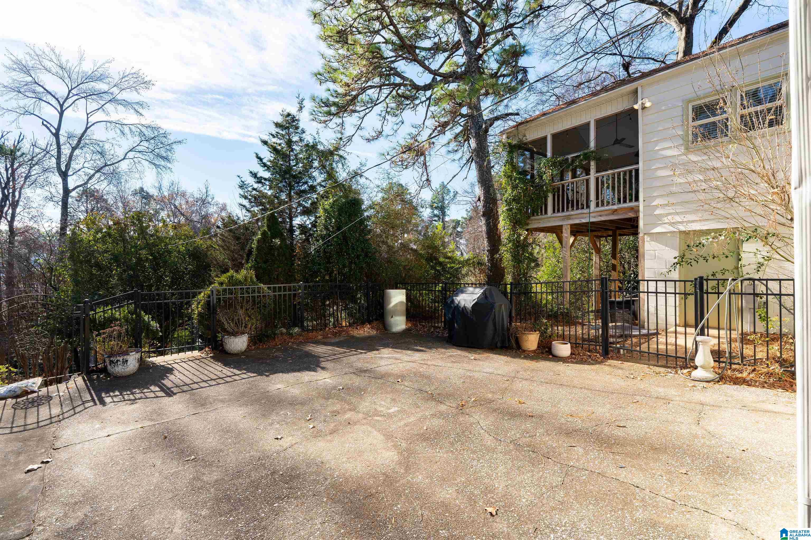 1745 WELLINGTON ROAD