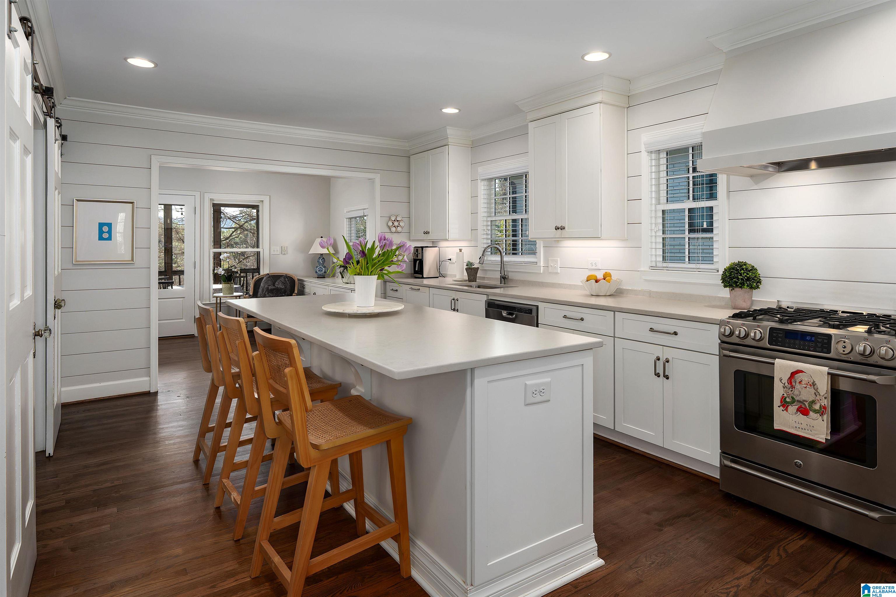 1745 WELLINGTON ROAD