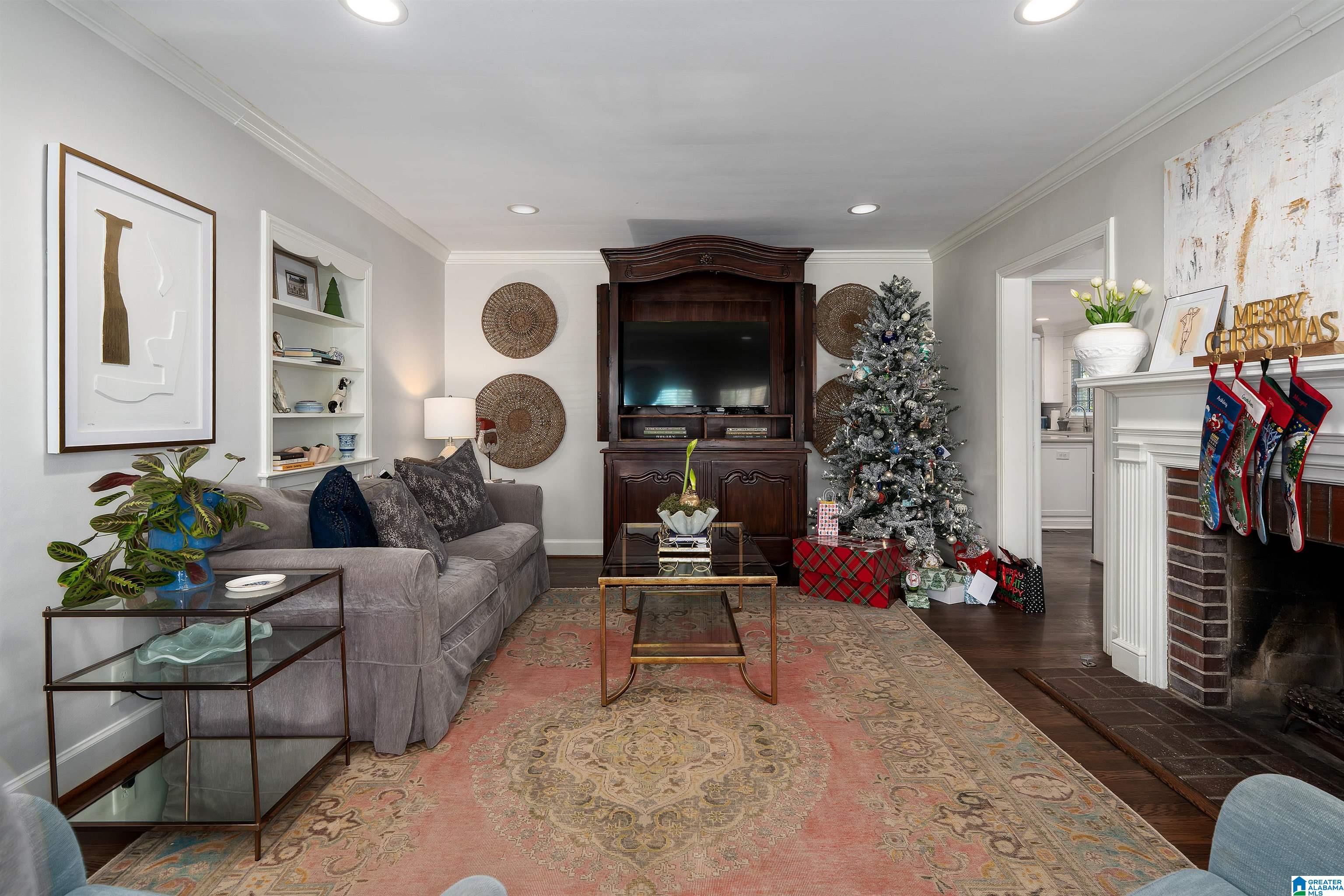 1745 WELLINGTON ROAD