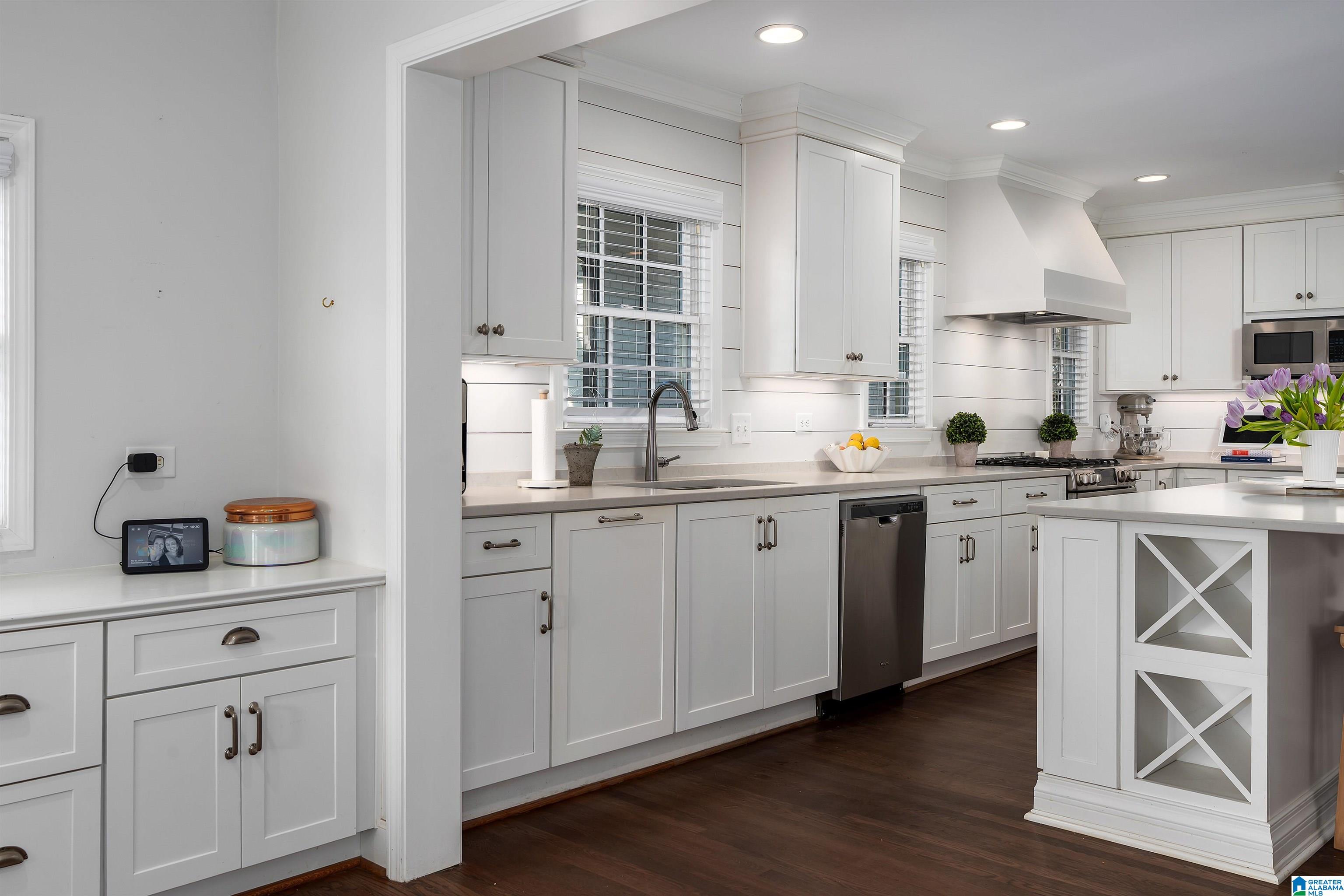 1745 WELLINGTON ROAD