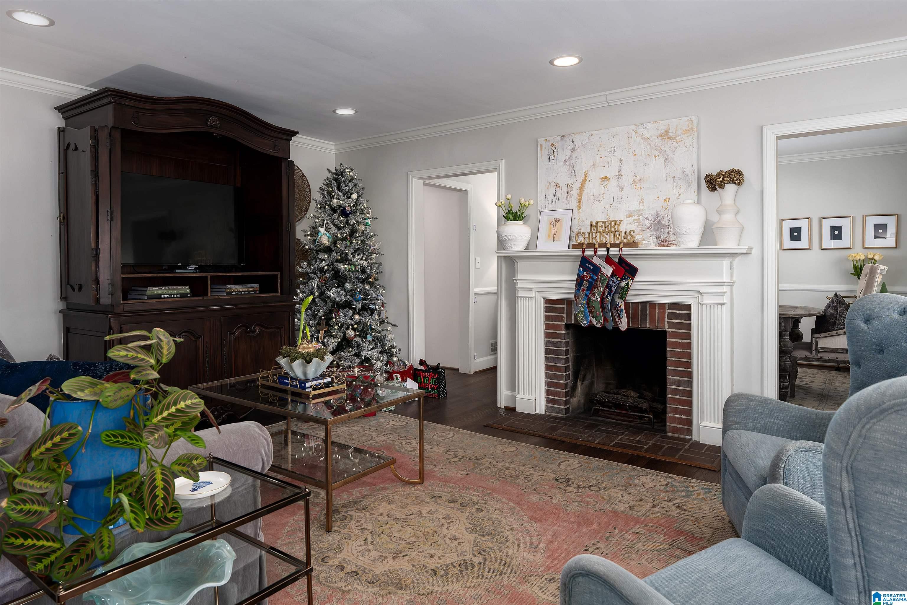 1745 WELLINGTON ROAD