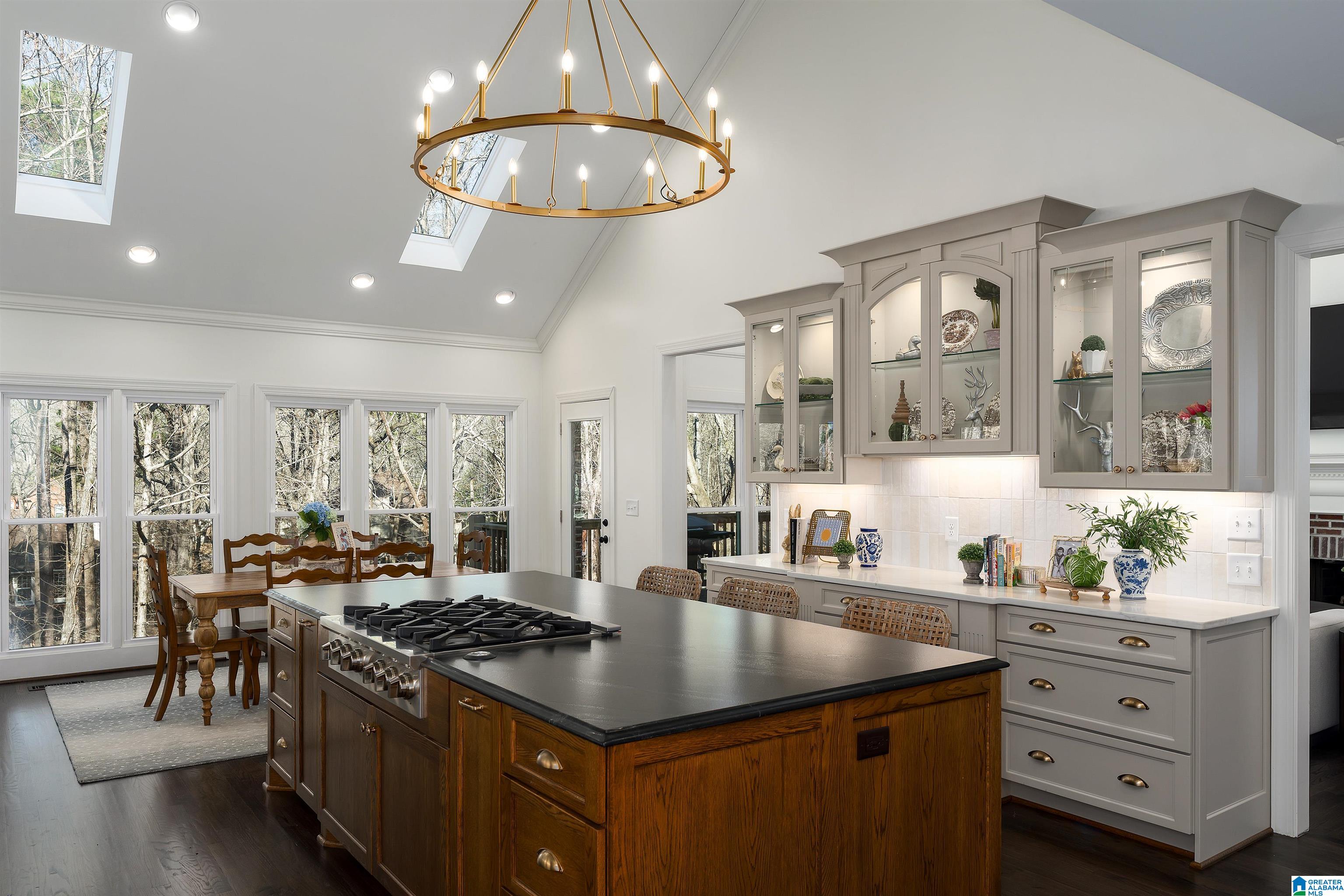 4841 SOUTHLAKE PARKWAY