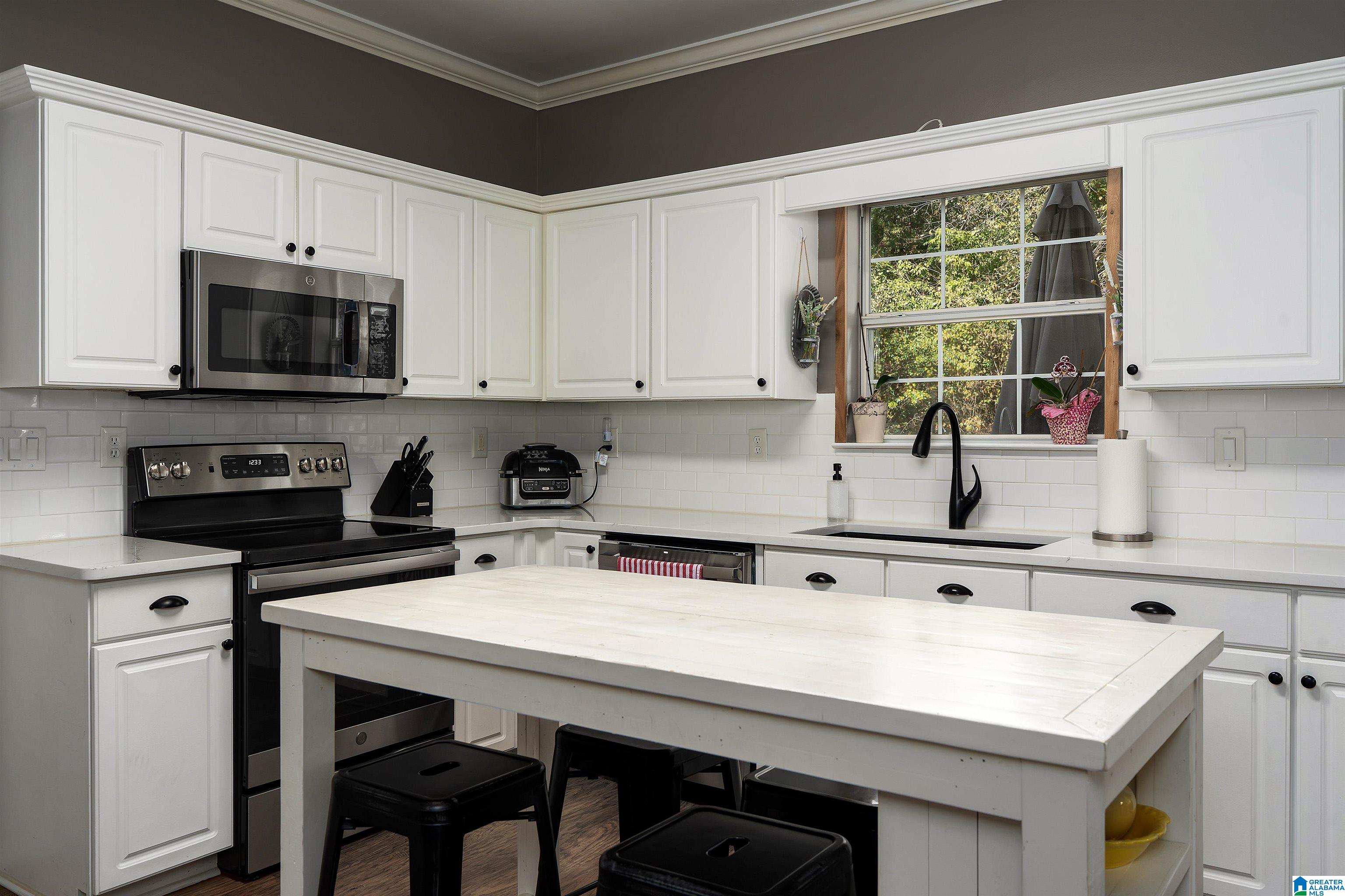 1108 AMBERLEY WOODS DRIVE