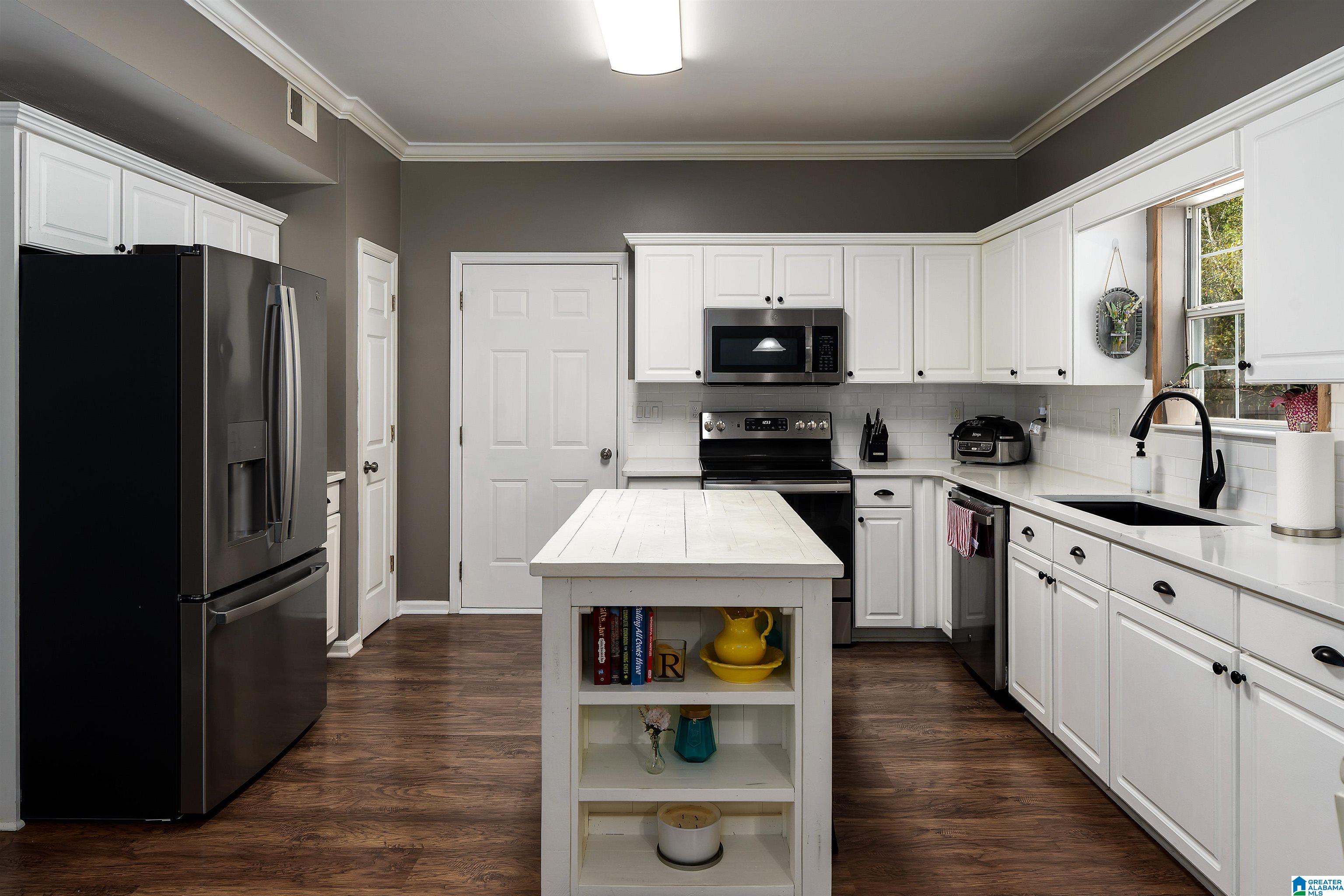 1108 AMBERLEY WOODS DRIVE