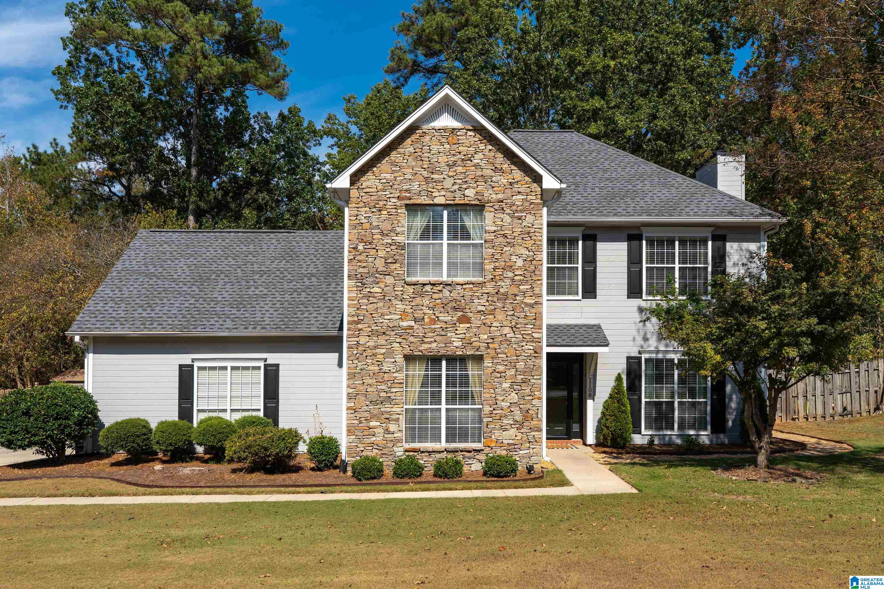 1108 AMBERLEY WOODS DRIVE