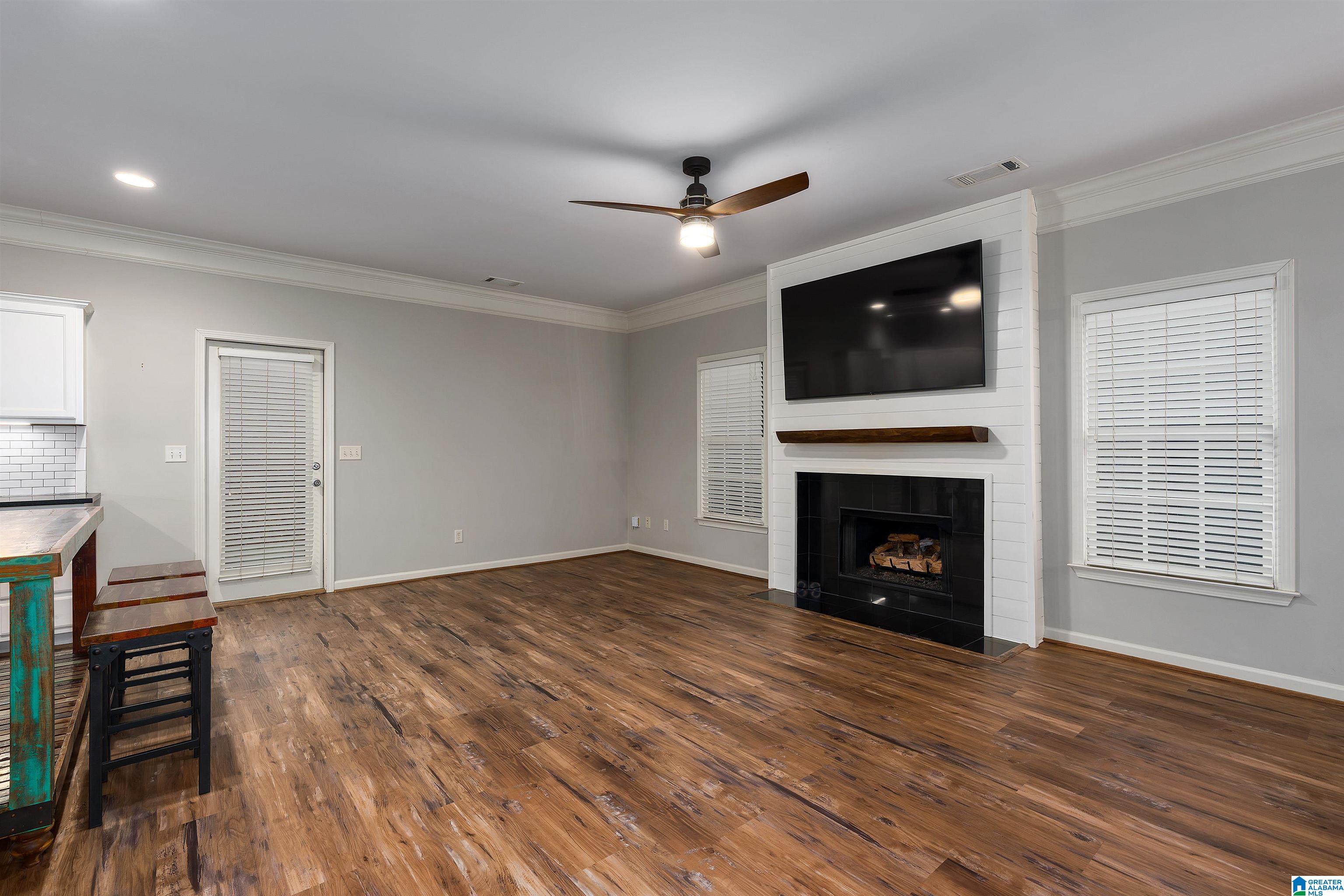 1065 INVERNESS COVE WAY