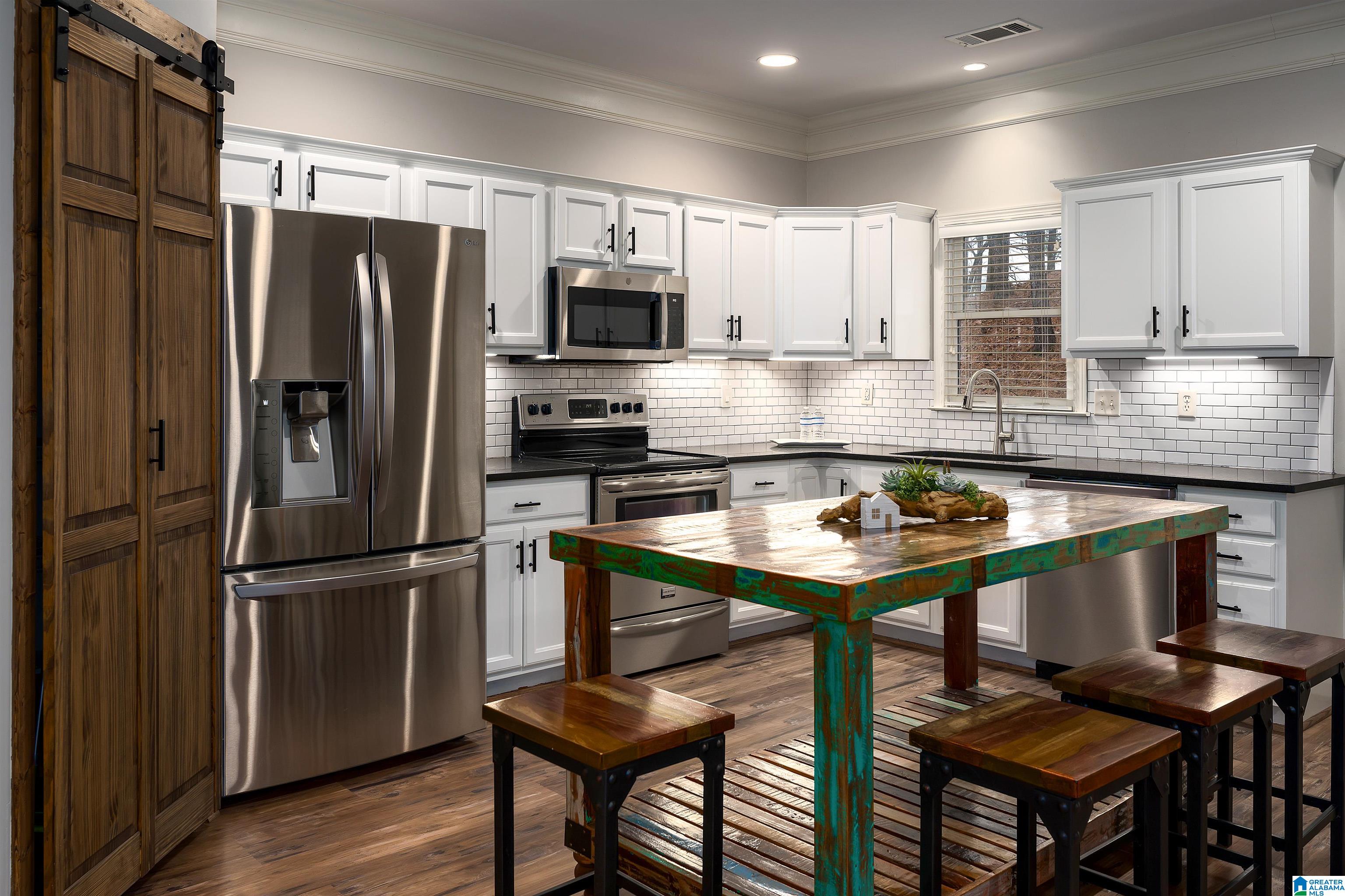 1065 INVERNESS COVE WAY