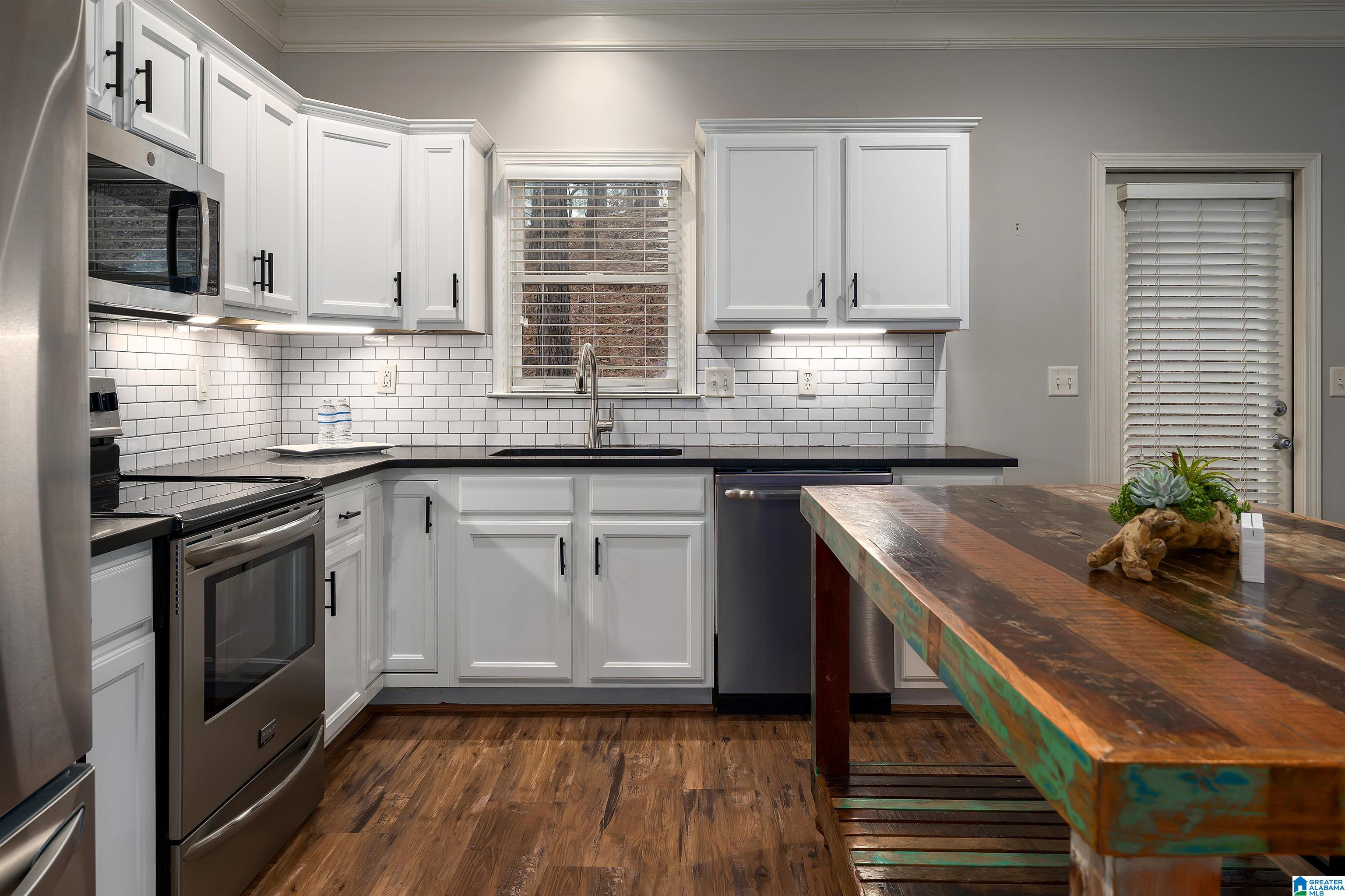 1065 INVERNESS COVE WAY